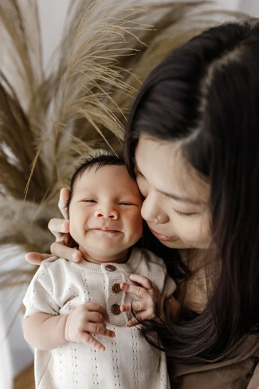 smiling-newborn-photographer-palemrston-and-darwin.jpg