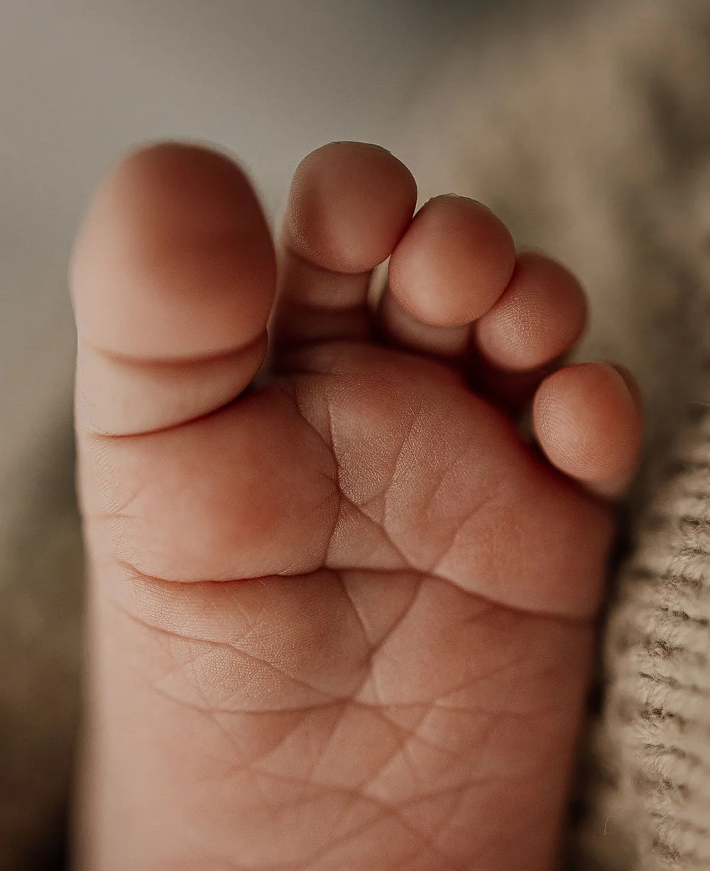 newborn-baby-foot-photographer-darwin.jpg