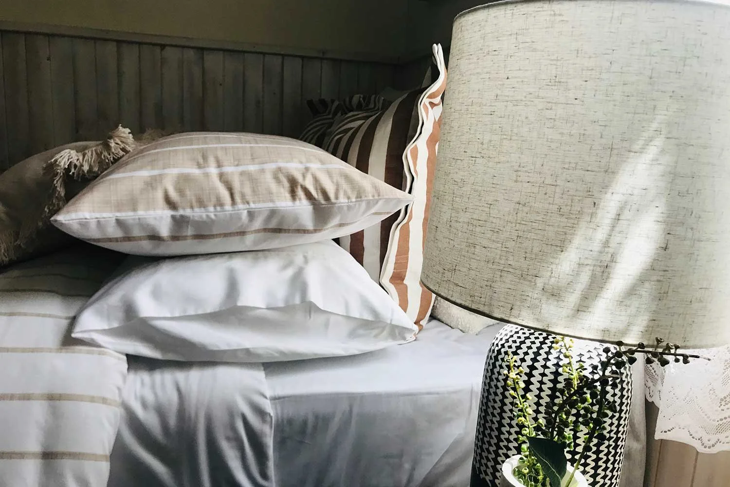 Pub room bedding