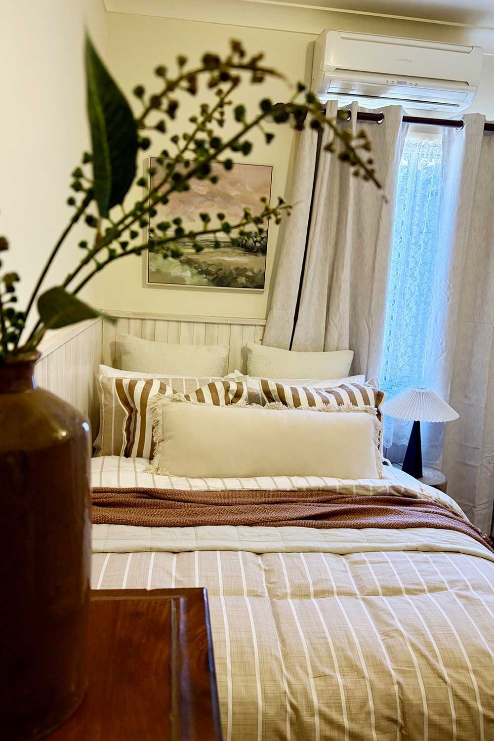 Pub room bedding