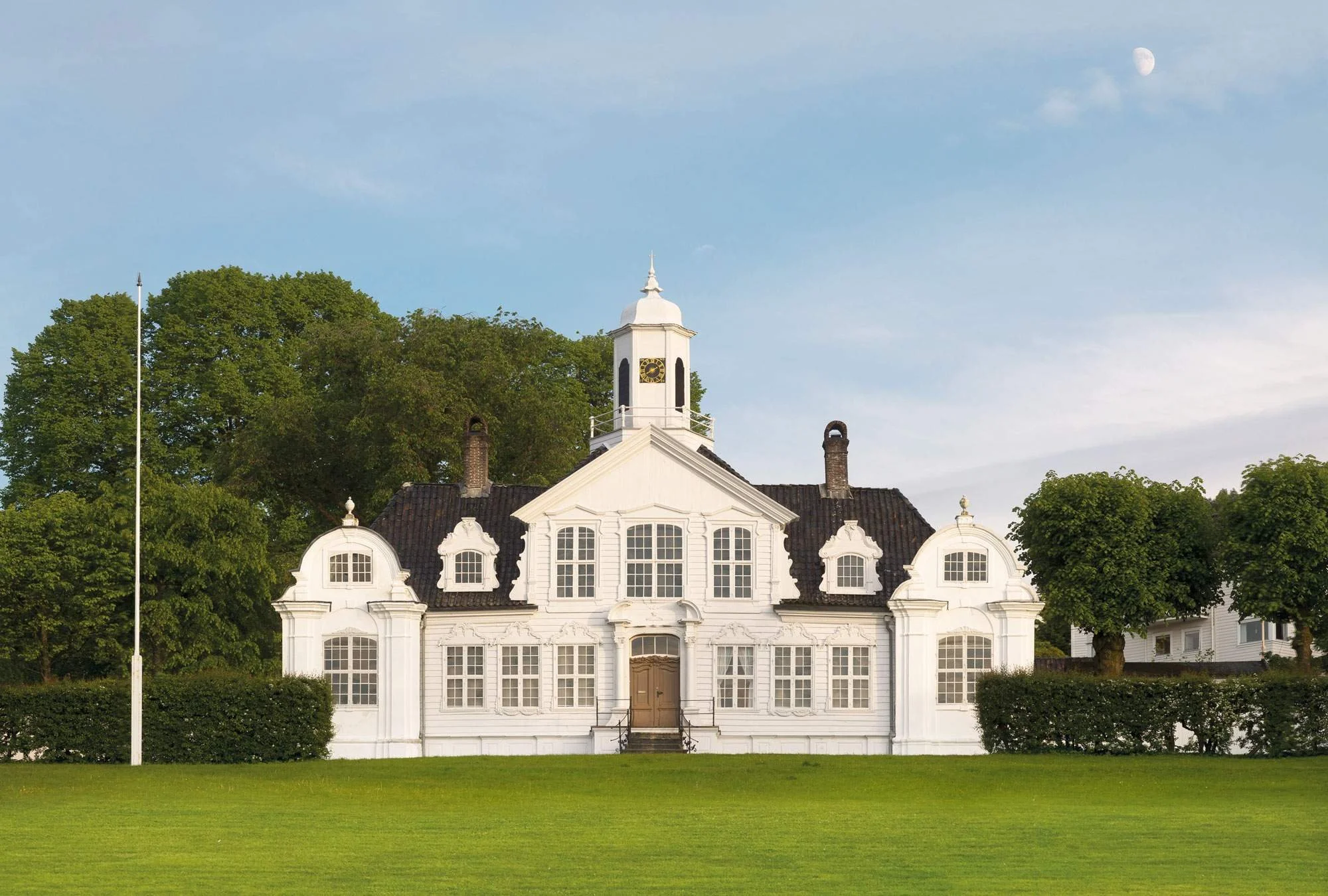 Damsgård - en autentisk &amp; vakker lystgård