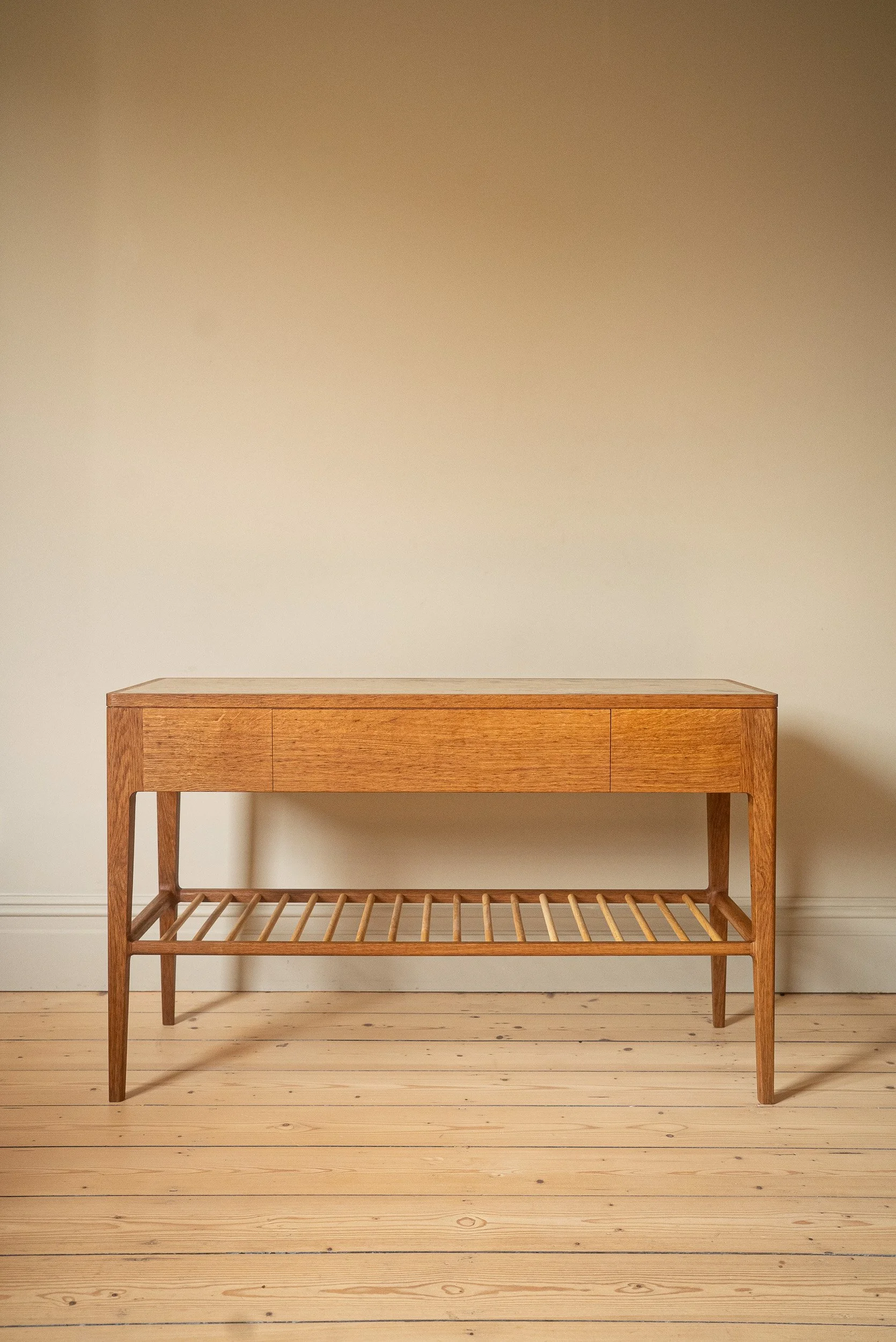 Vron Console Table