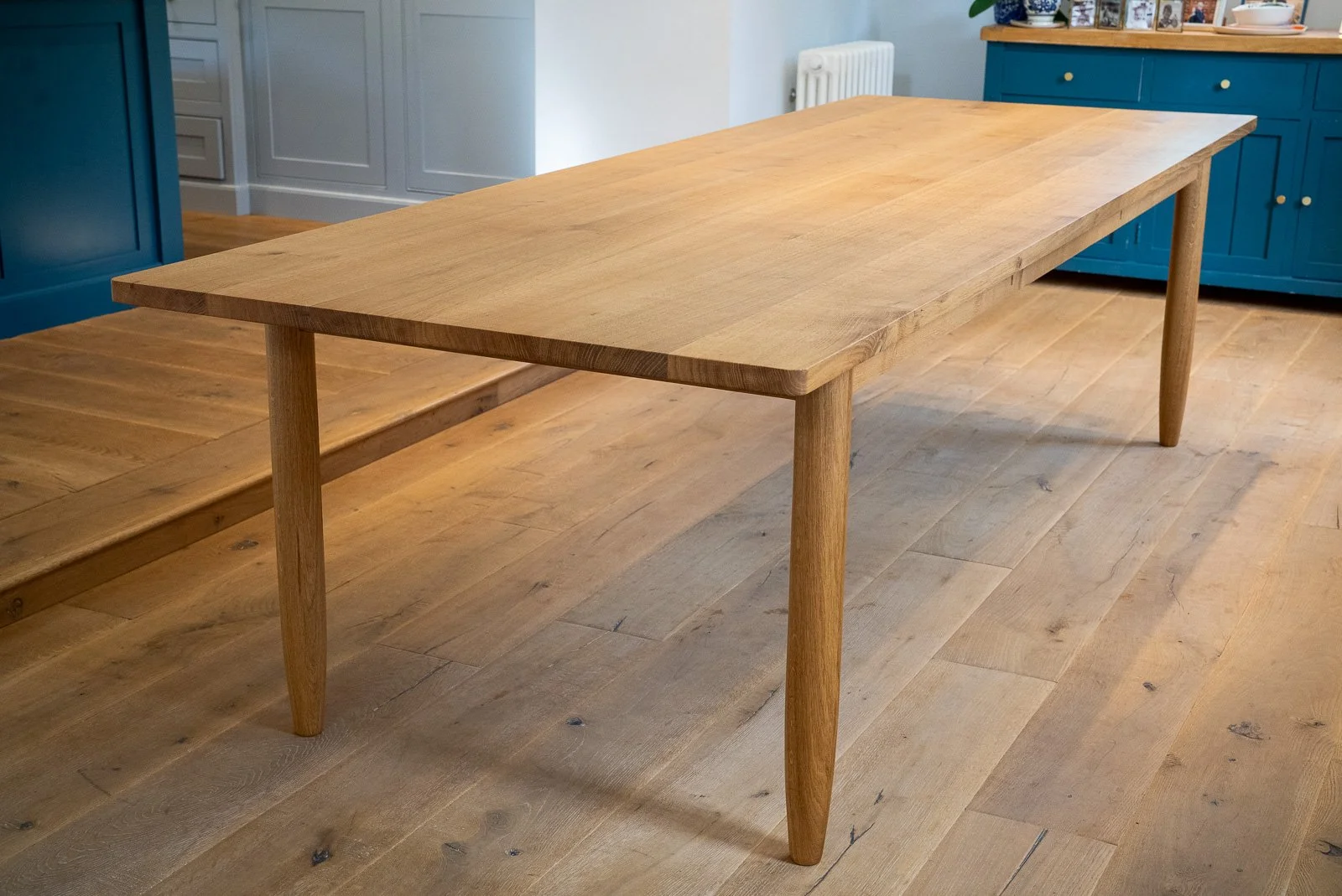 Juno-bespoke-dining-table-4.jpg