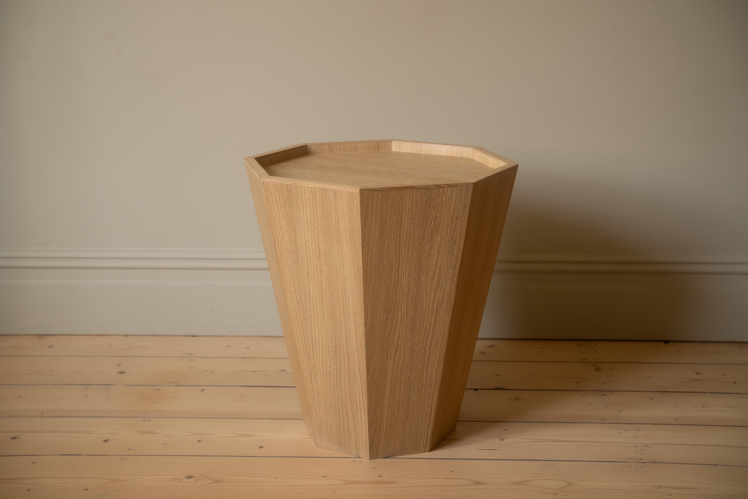 Octa Bedside