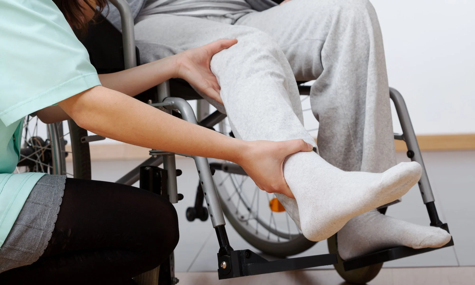 Trapped in Cling Film at a Supermarket — £25,000 Compensation for Fractured Toe and Hand Injuries