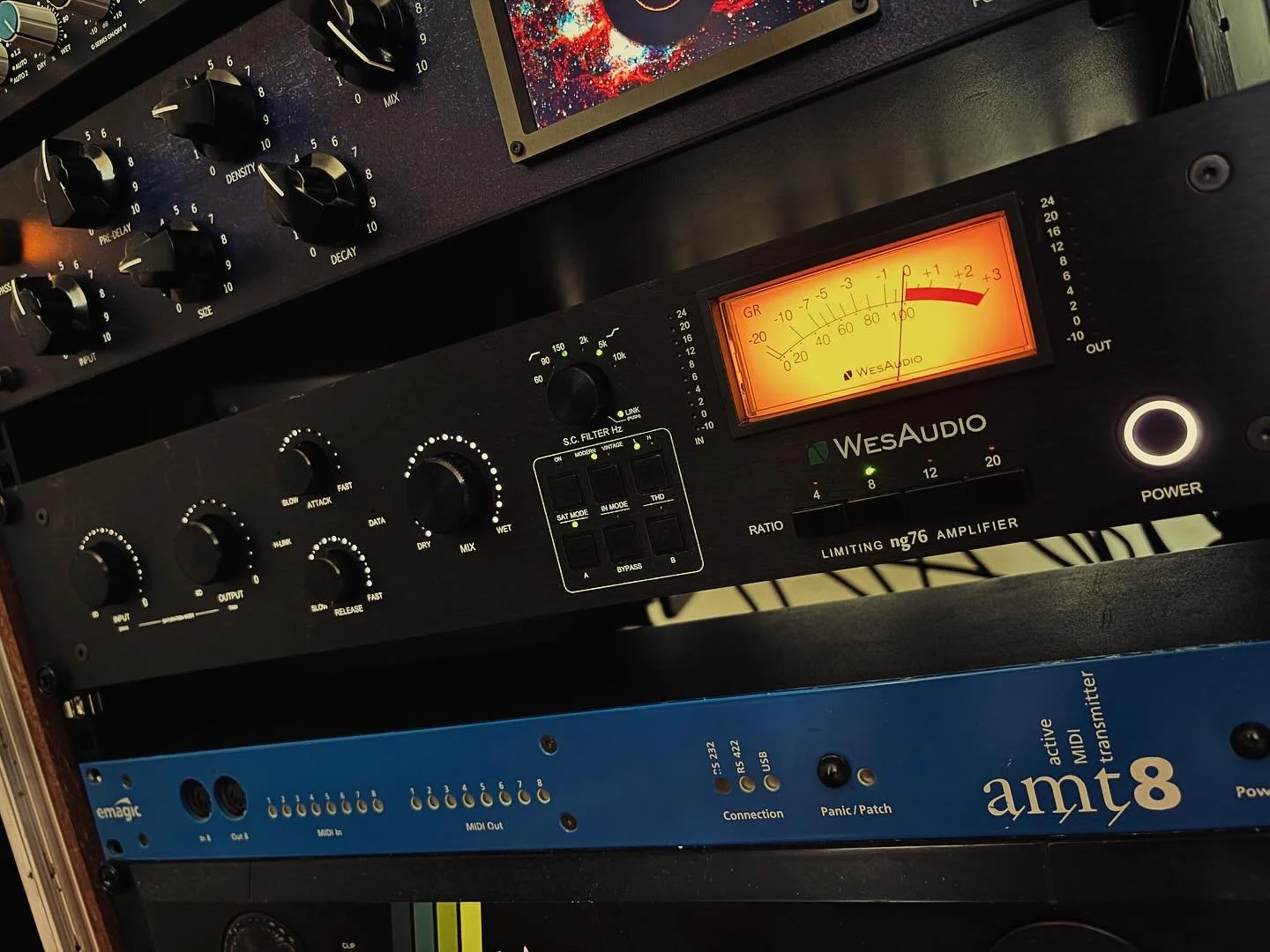 1176 next generation style.
Oh this baby is so lovely and heartwarming on almost anything!

#wesaudio #1176compressor #audioengineer #lovesound