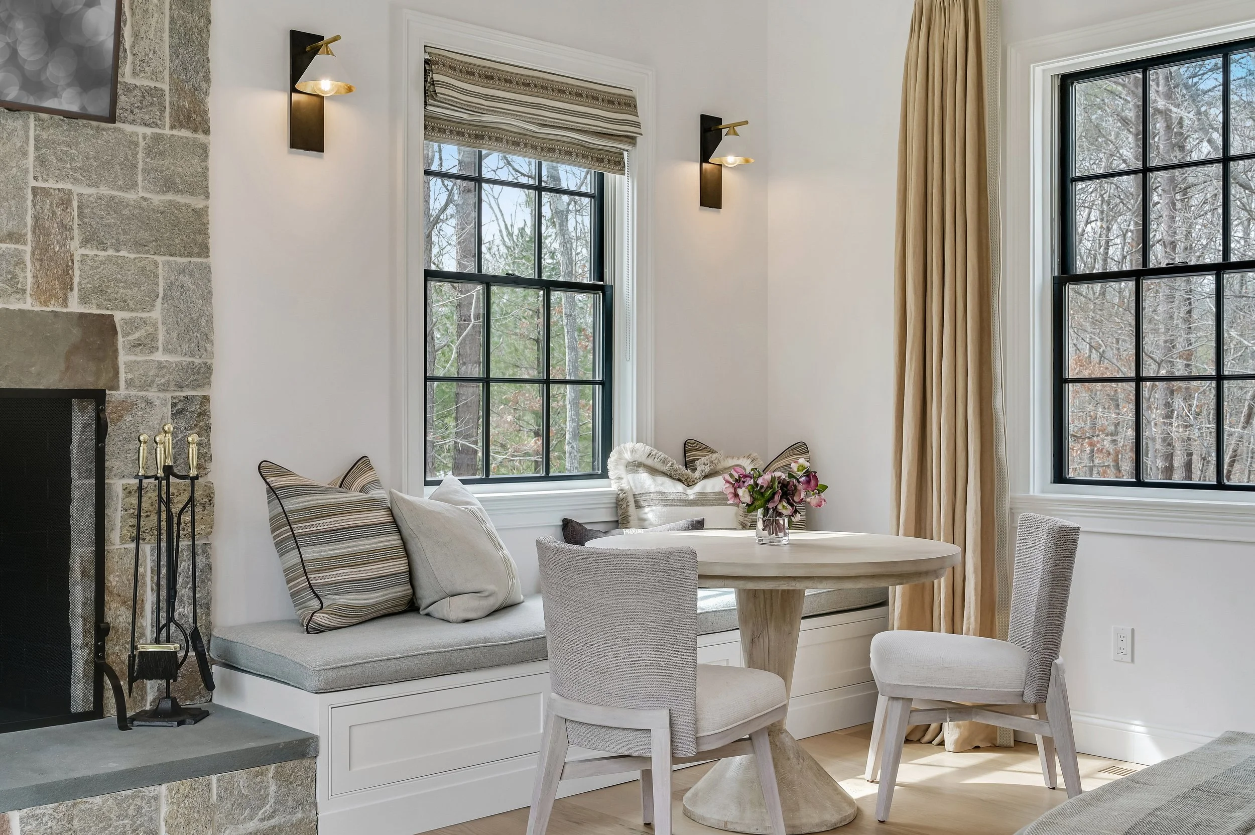 PrintRes_25 - 13 Cosdrew Ln, East Hampton - GreatRoom-Living.jpg