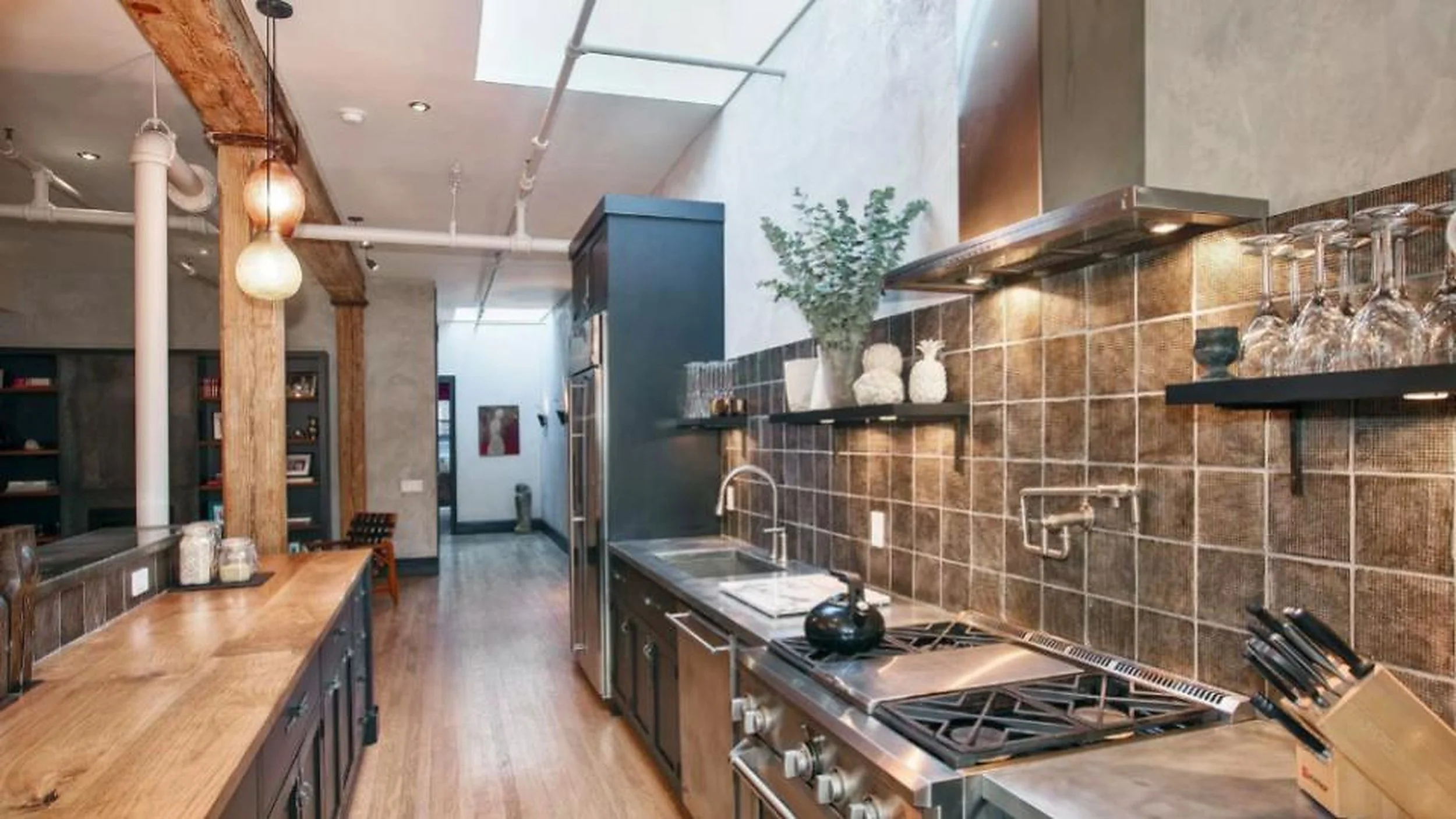 38NM kitchen.jpg