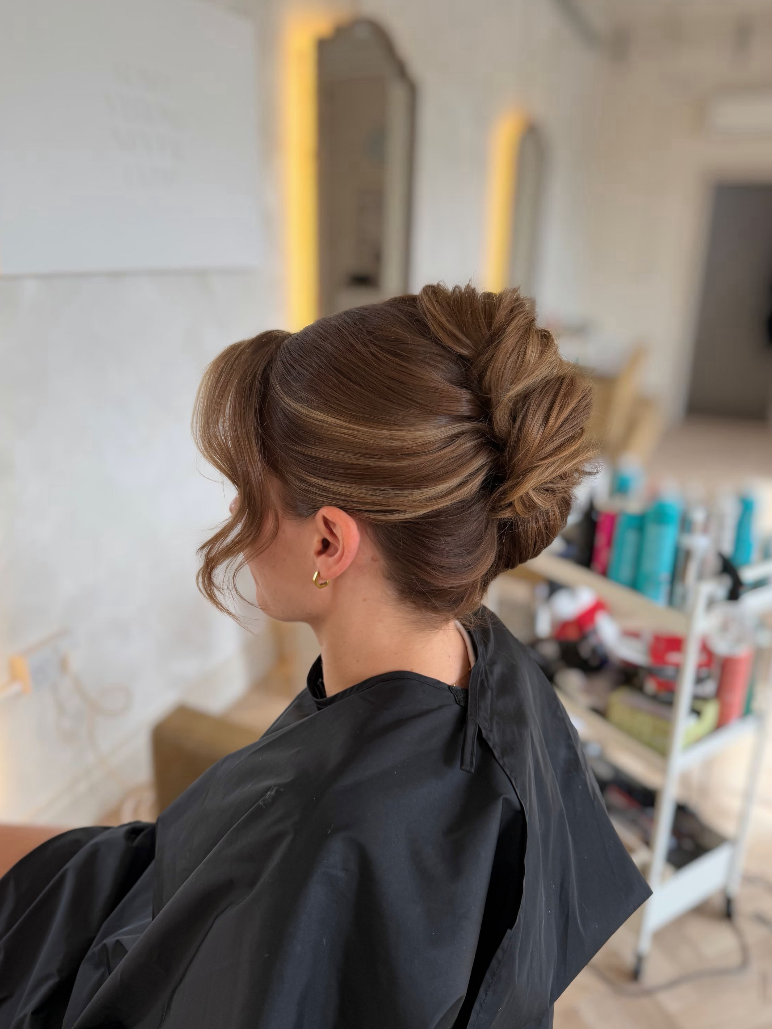 wedding guest hair in the studio @wildmuselakes ⚡️⭐️⚡️

#lakedistrictbridalhair #bridalhaircumbria #cumbriahairstylist #bridalhairinspo #highupdostyle