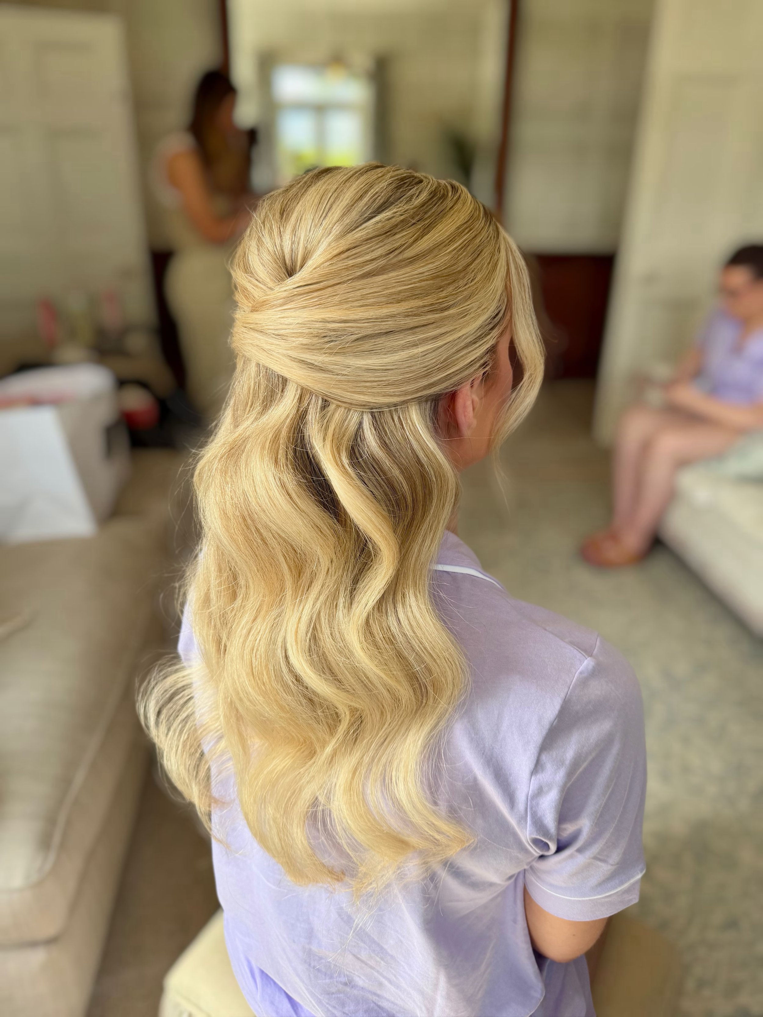 beautiful blondieee⭐️💛🌻🌼⚡️
 Bridesmaid @holesfootcumbria 

#holesfoot #holesfootcumbria #cumbriawedding #cumbrianweddinghair #lakedistrictbridalhair