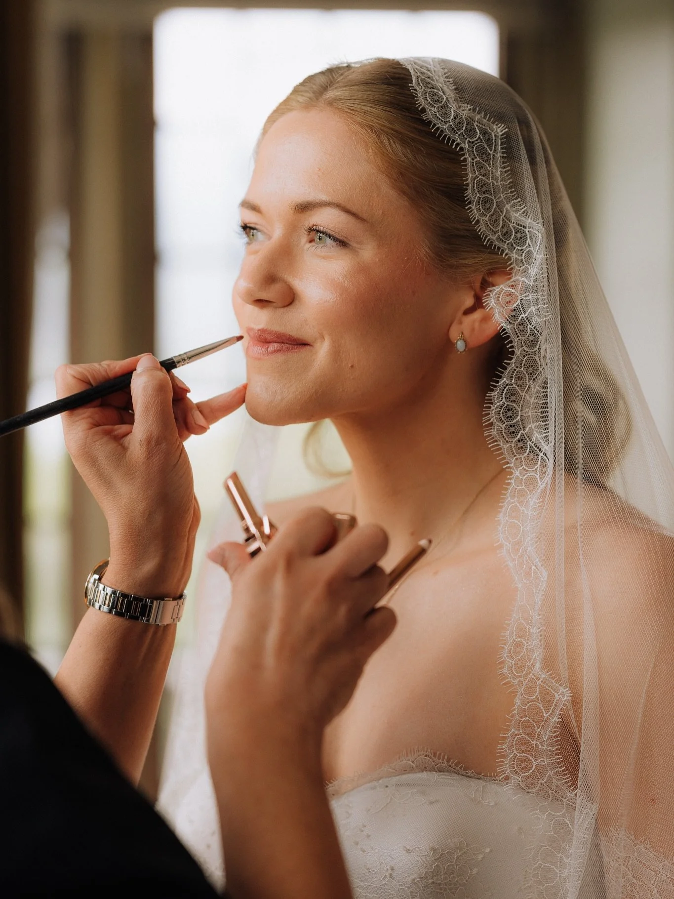 Megan and Kenny at @holbeck_ghyll a few weeks ago🥹✨

@holbeck_ghyll 
@makeupbypollyw 
@jameshicksphotography 

#holbeckghyllcountryhousehotel #holbeckghyllweddings #lakedistrictbridalhair #bridalhairlakedistrict #cumbriabridalhairstylist