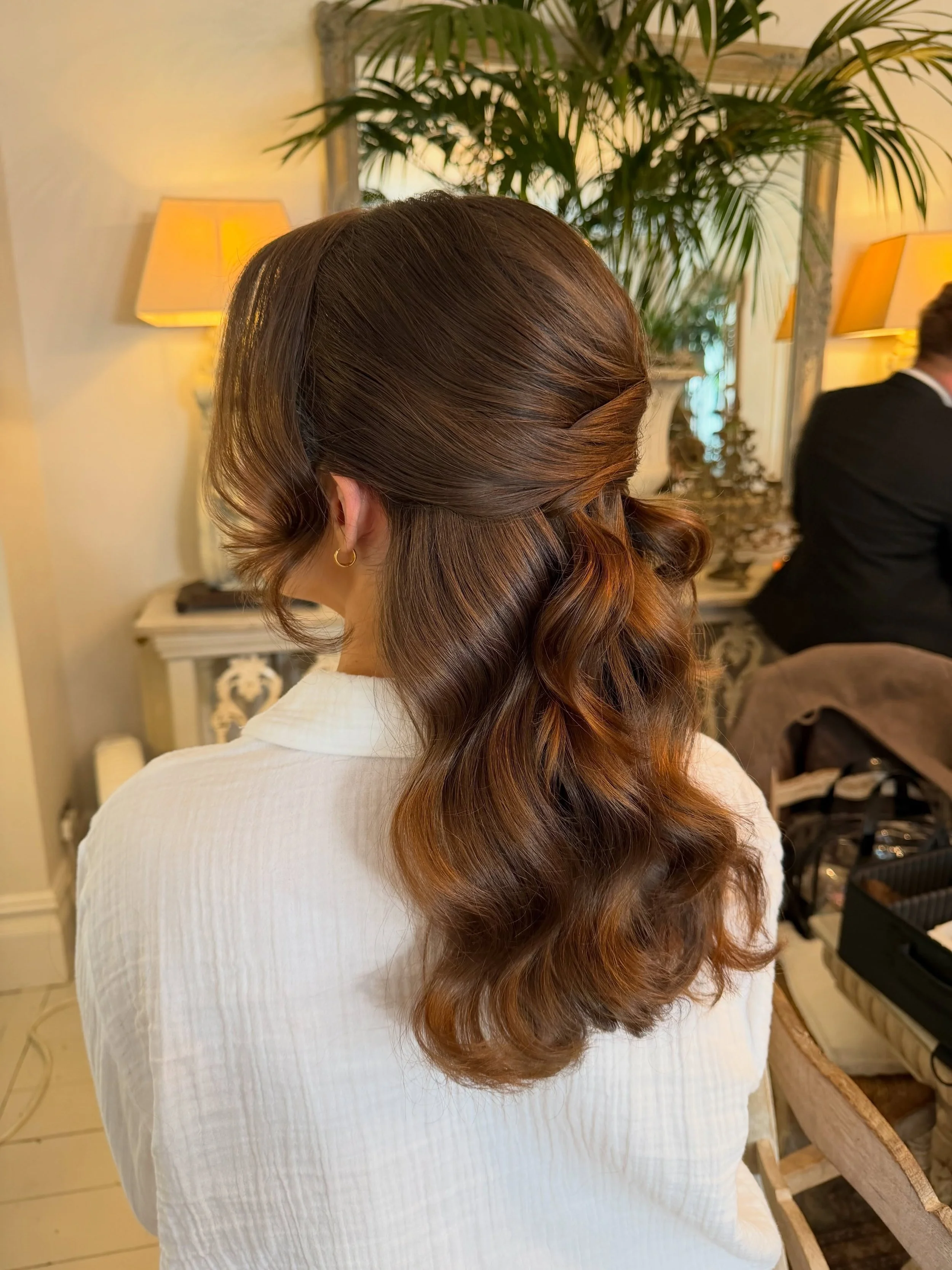 love love love a classic half up half down ✨ 

#lakediatrictbridalhair #lakedistrictweddingplanning #lakedistrictweddingsuppliers #bridalhair #halfuphalfdownhairstyle