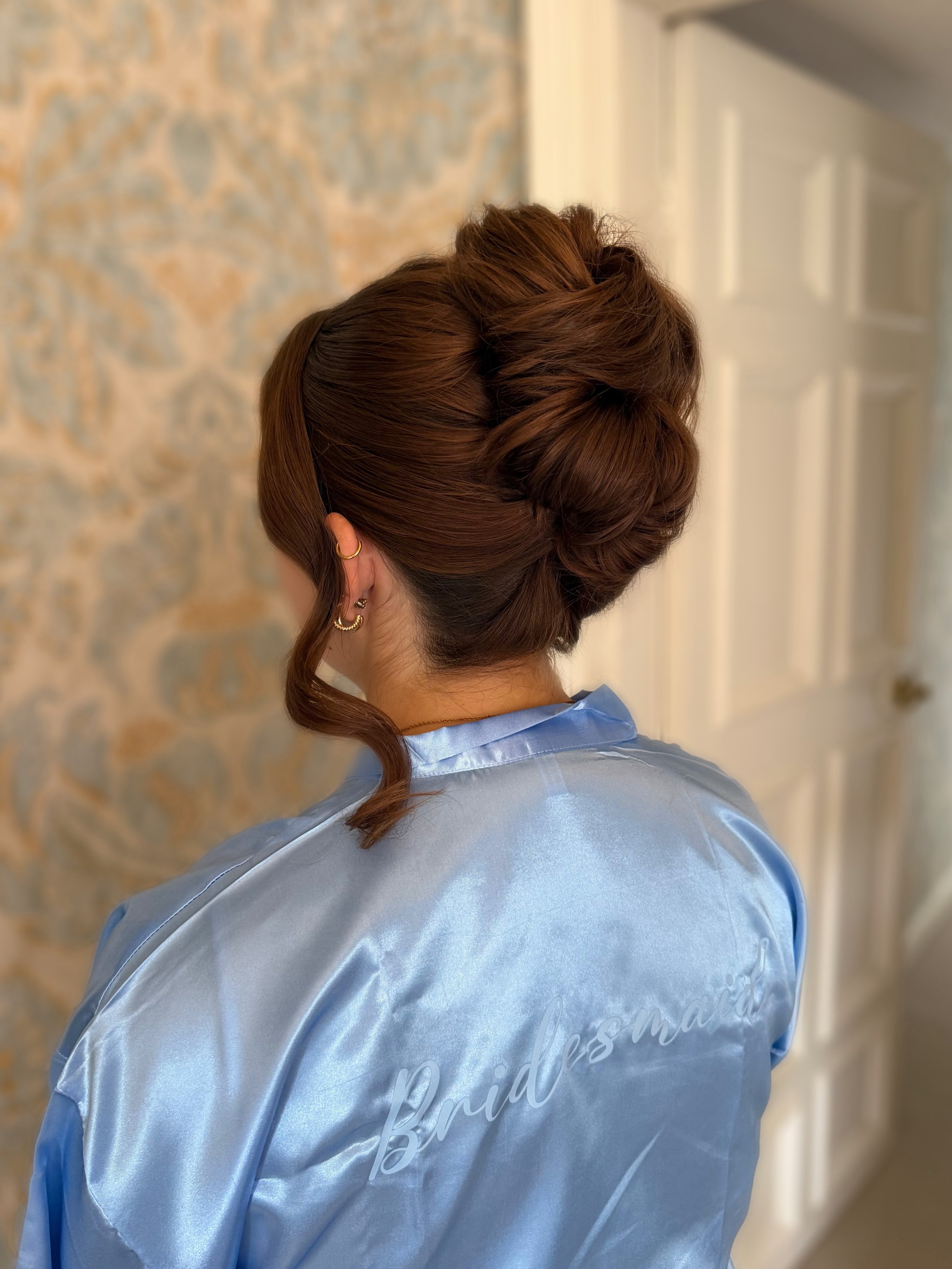 Bridesmaids bun @askhamhallweddings @askham_hall 🩷

#bridesmaidbun #bridalhairlakedistrict #bridalhairlakes #lakedistrictweddingsuppliers #lakedistrictwedding