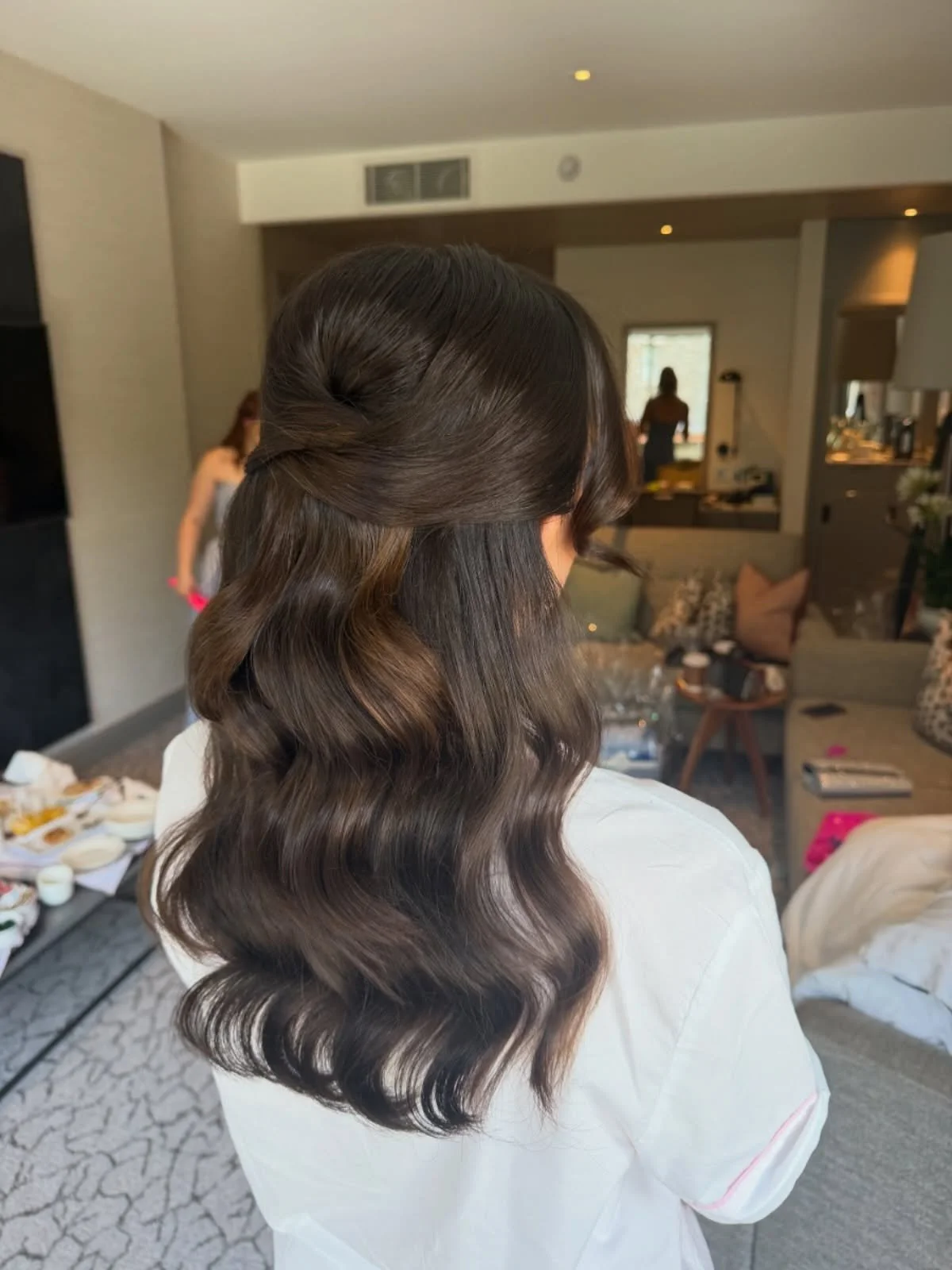 Half up half down at the gorgeous @lodorefallsweddings for Jess&rsquo; big day 💫💜

#lodorefallswedding #bridalhairstyles #bridalhairsupplier #lakedistrictbridalhair