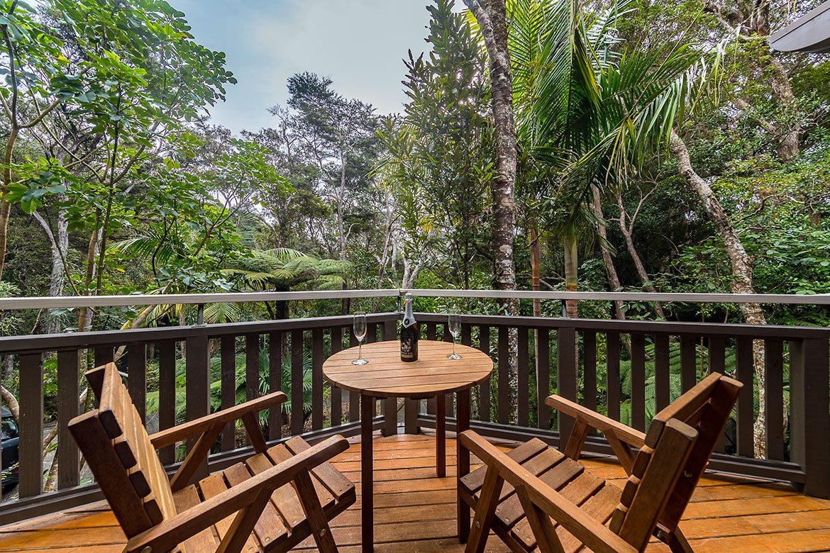 Grand-Mercure-Puka-Park-Resort–Rimu-Chalet-05.jpg