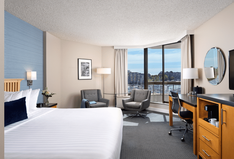 Laurel wing guest room