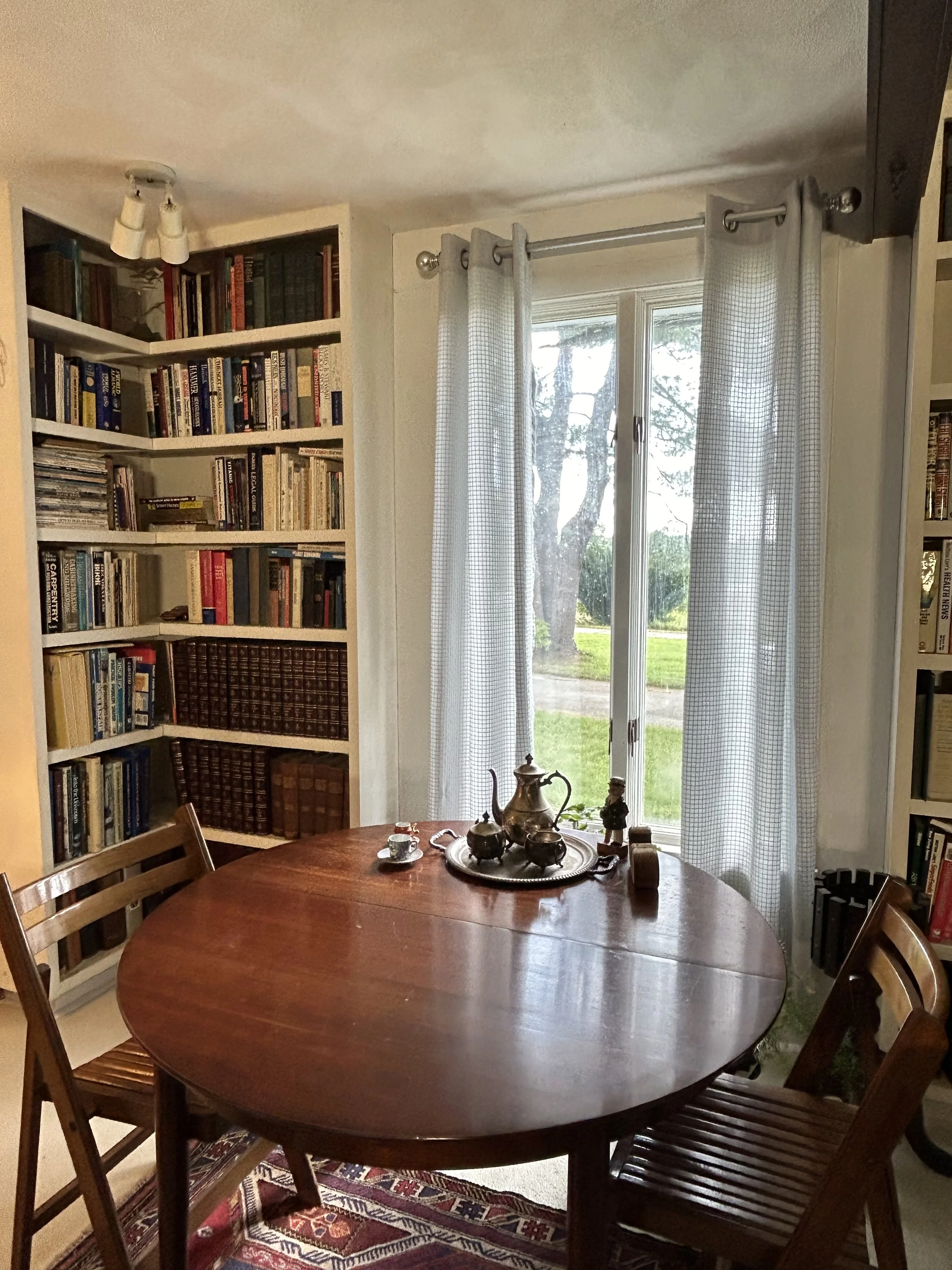 Epps-family_room_library.jpg