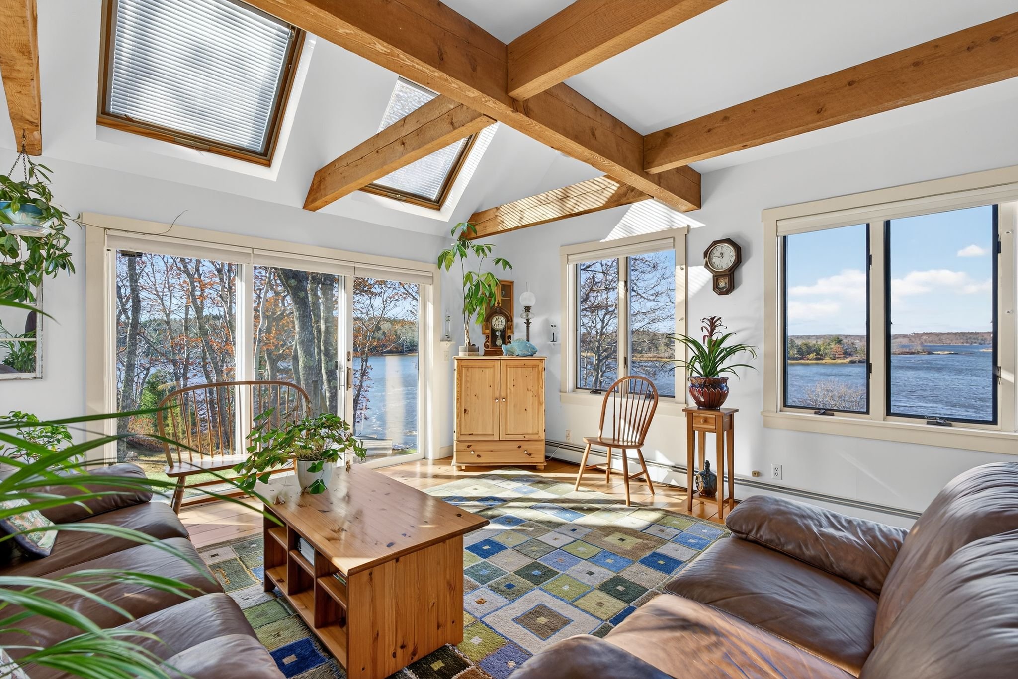 Spinney Pt Georgetown - living 3
