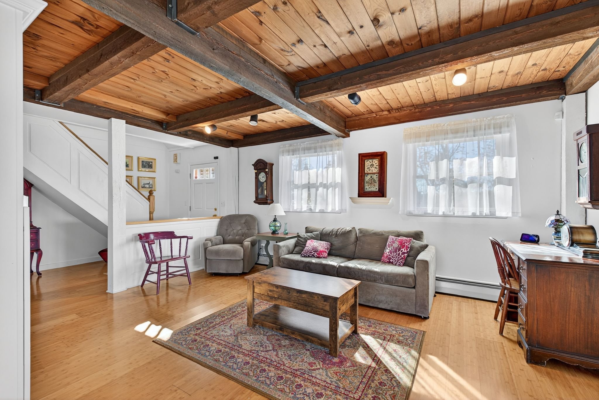 Spinney Pt Georgetown - living room 2