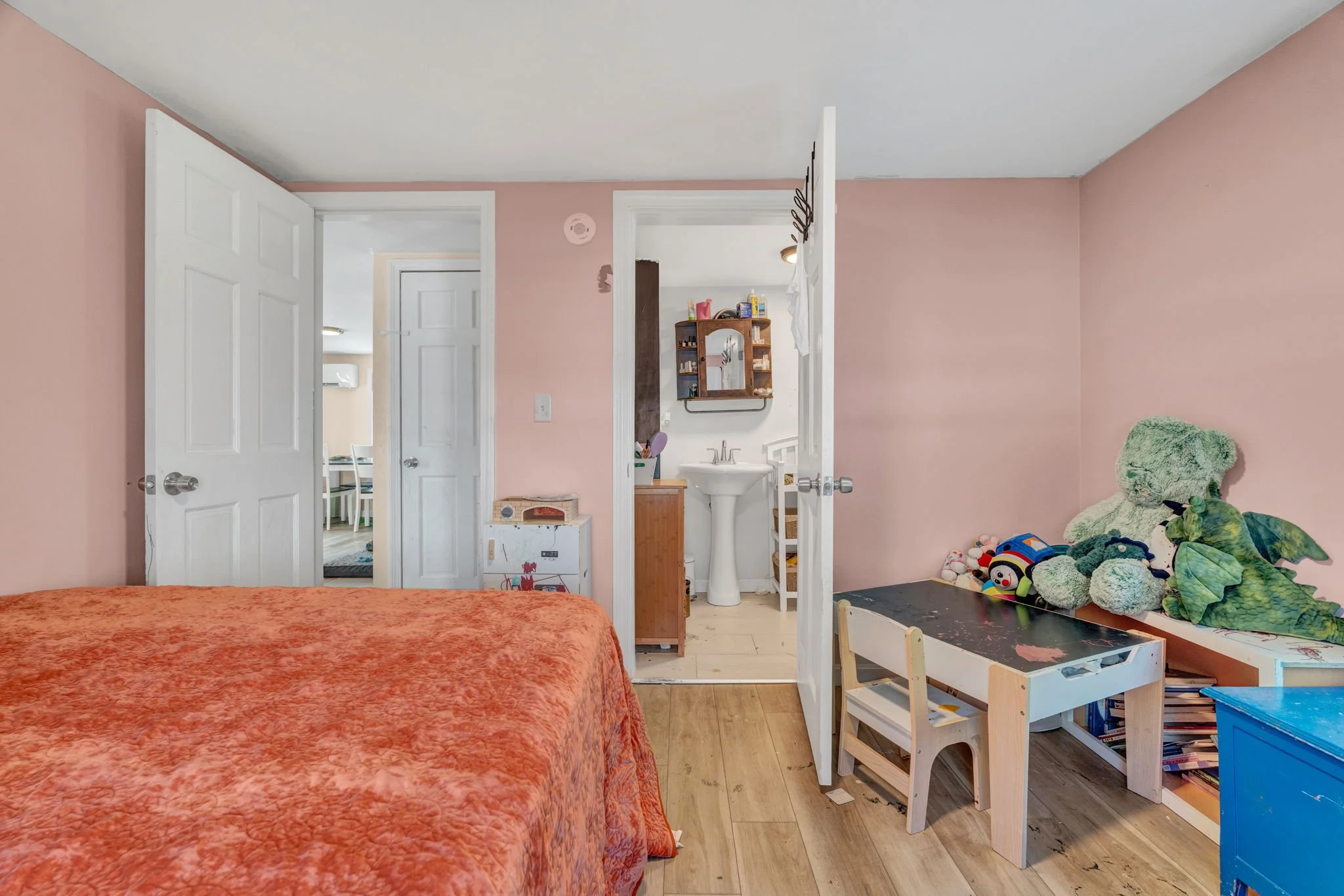 3-web-or-mls-68-smith-st.jpg