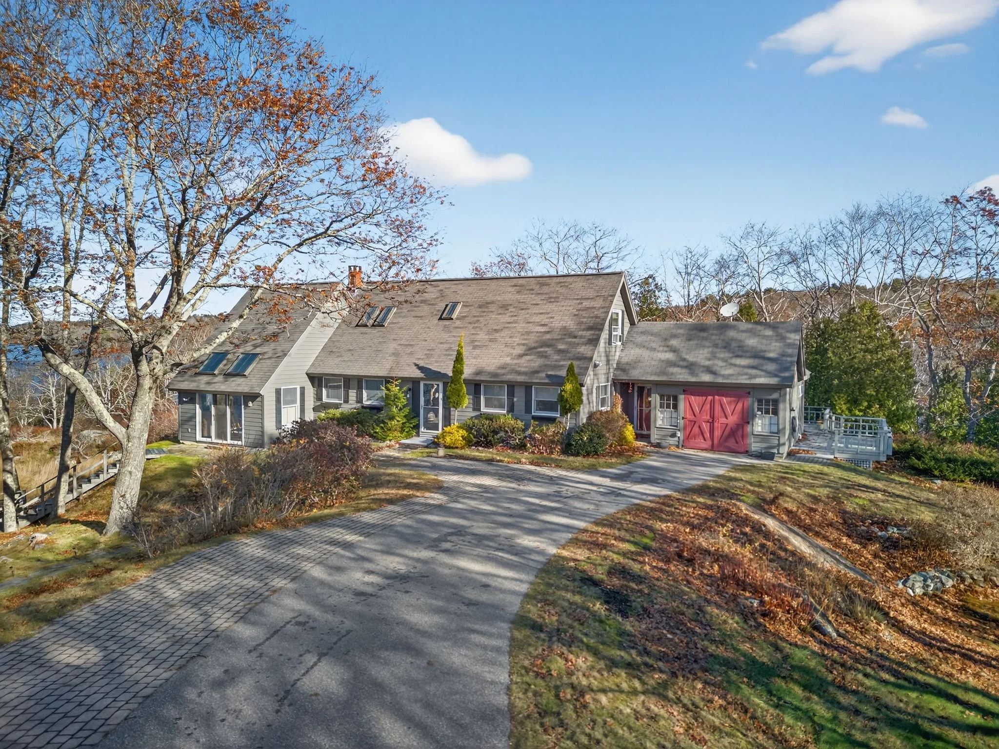Spinney Pt Georgetown - driveway view
