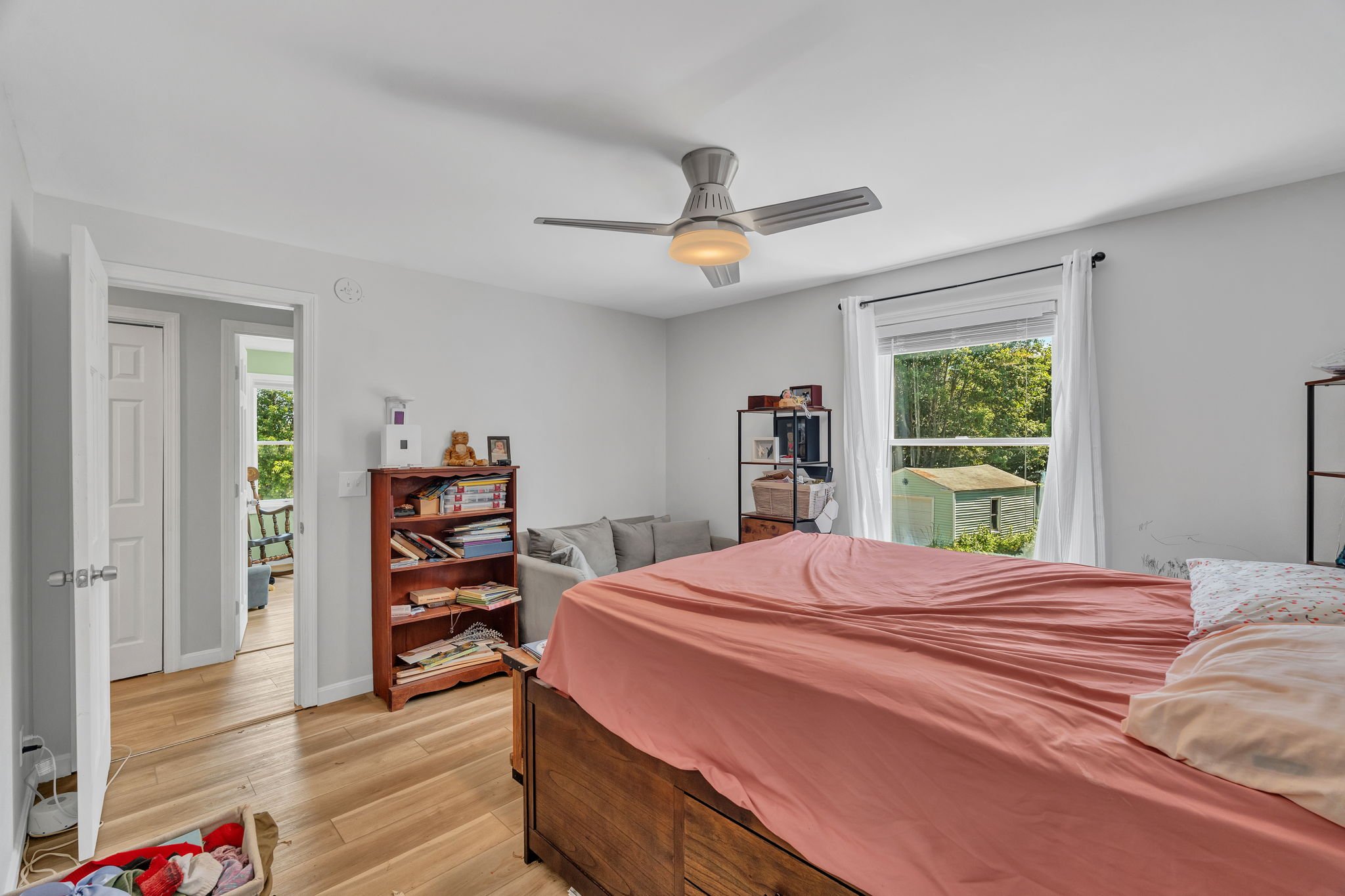 21-web-or-mls-68-smith-st.jpg
