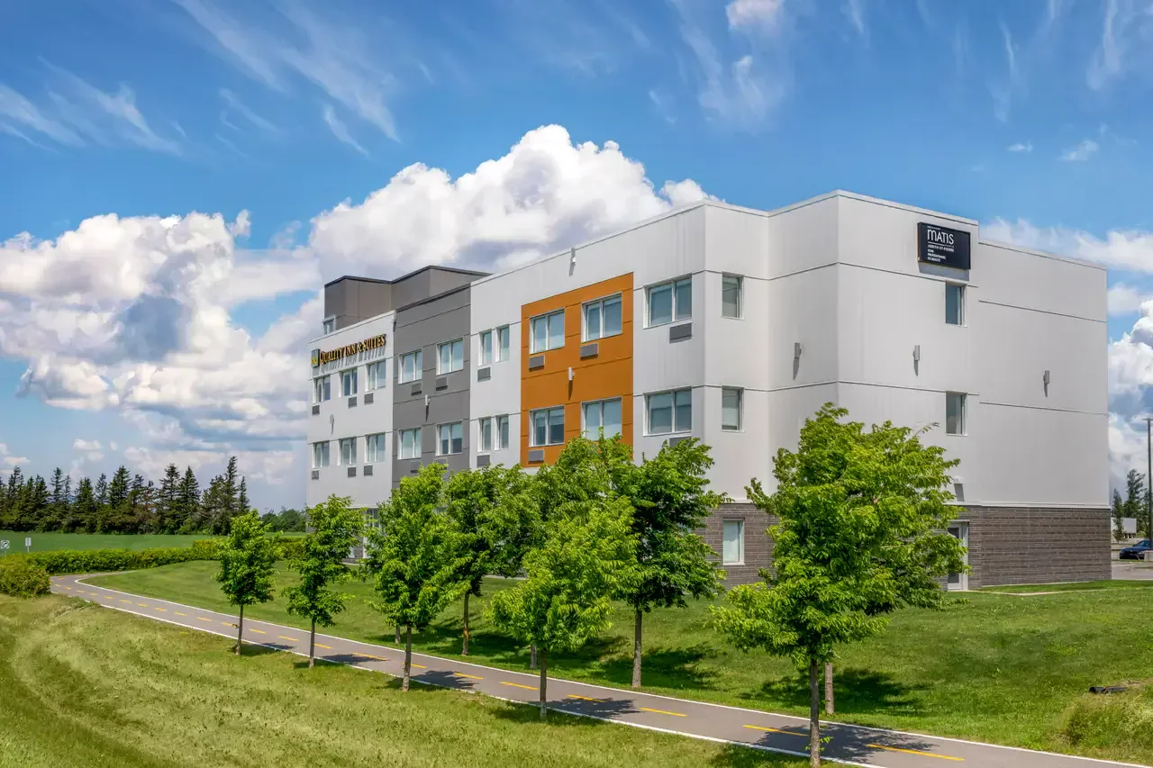 CNB33exterior3.webp