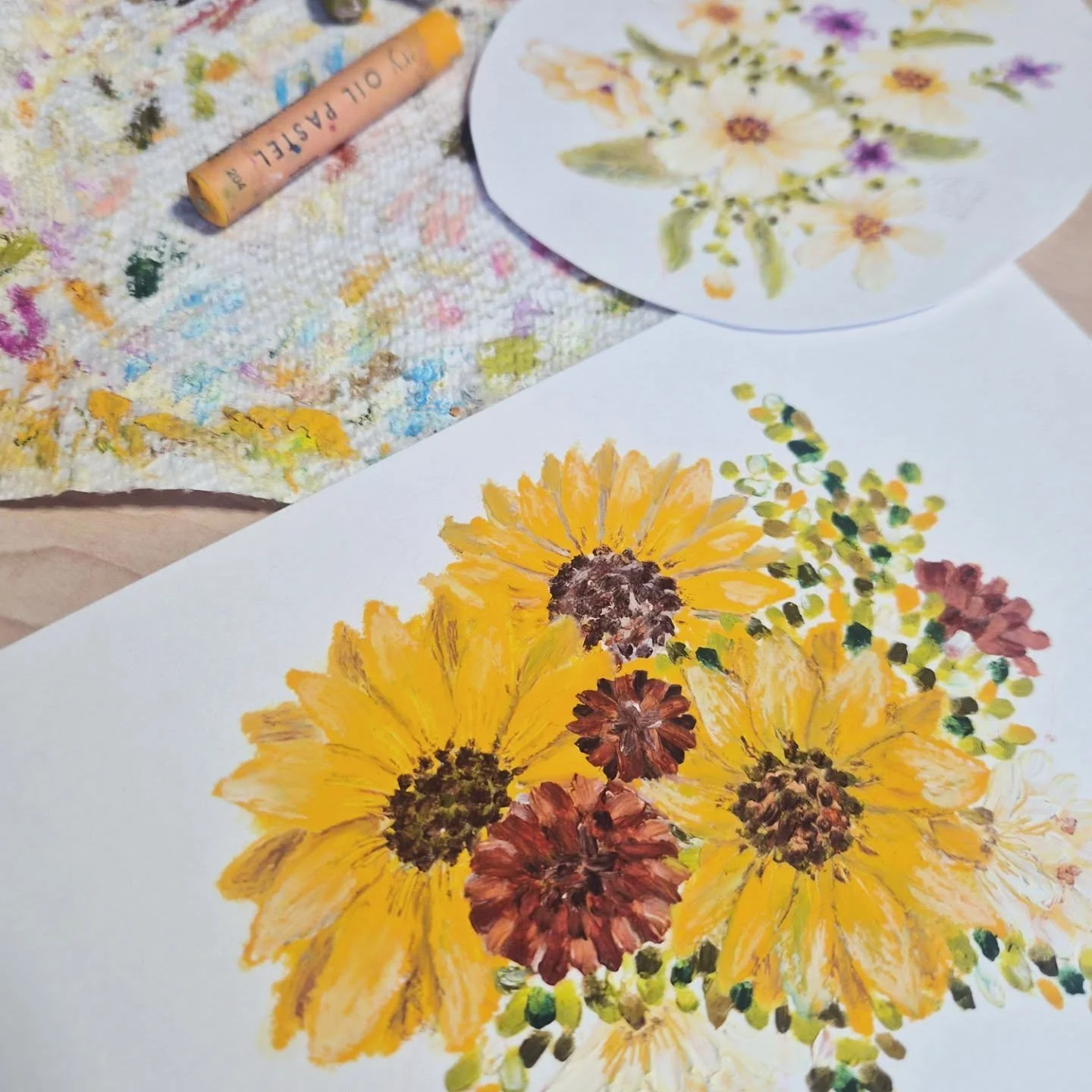 Stepping out of my comfort zone for this one, but I don't think I can paint in the summer without including Sunflowers and Daisies!

What's your favorite summer bloom? 

#traditionalart #artoftheday #instaartwork #oilpaintingoncanvas #foralart