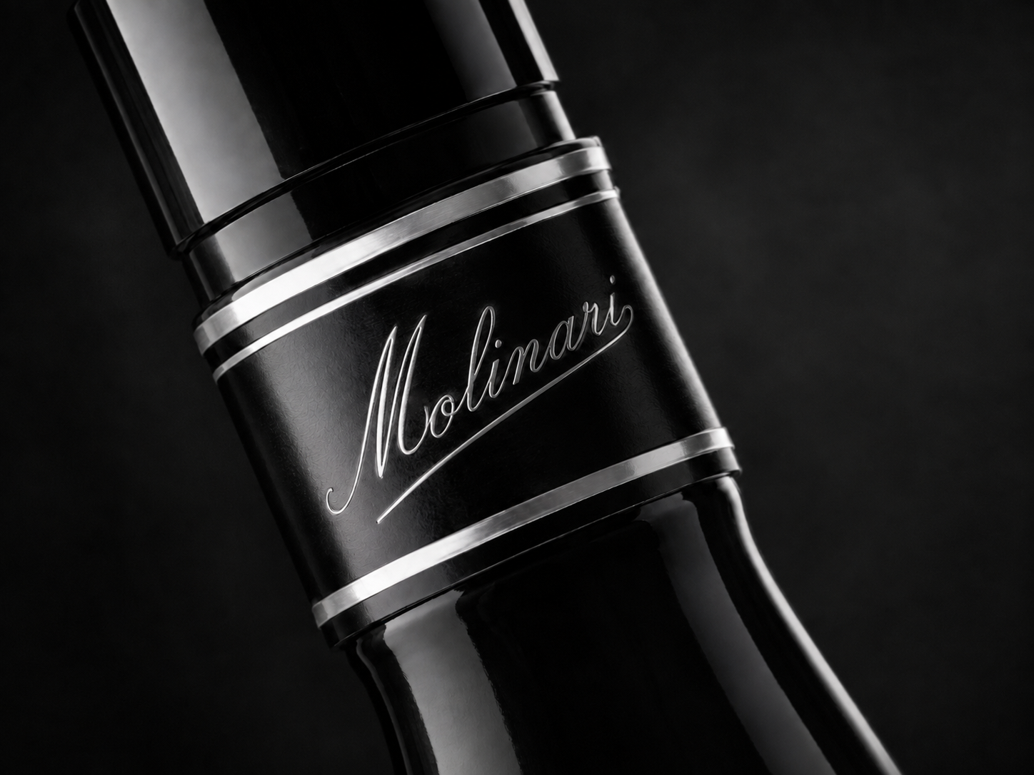 Molinari_Black_4_detail.png