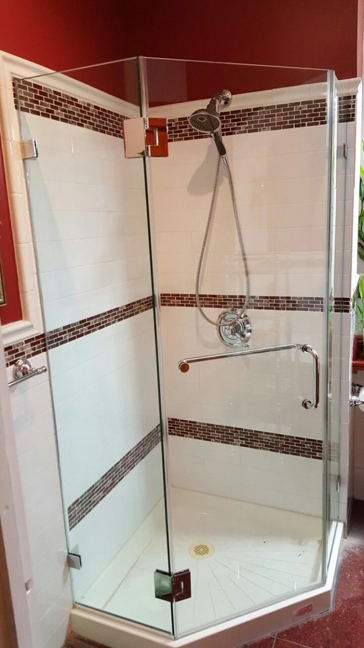 neo angle Shower Door.JPG