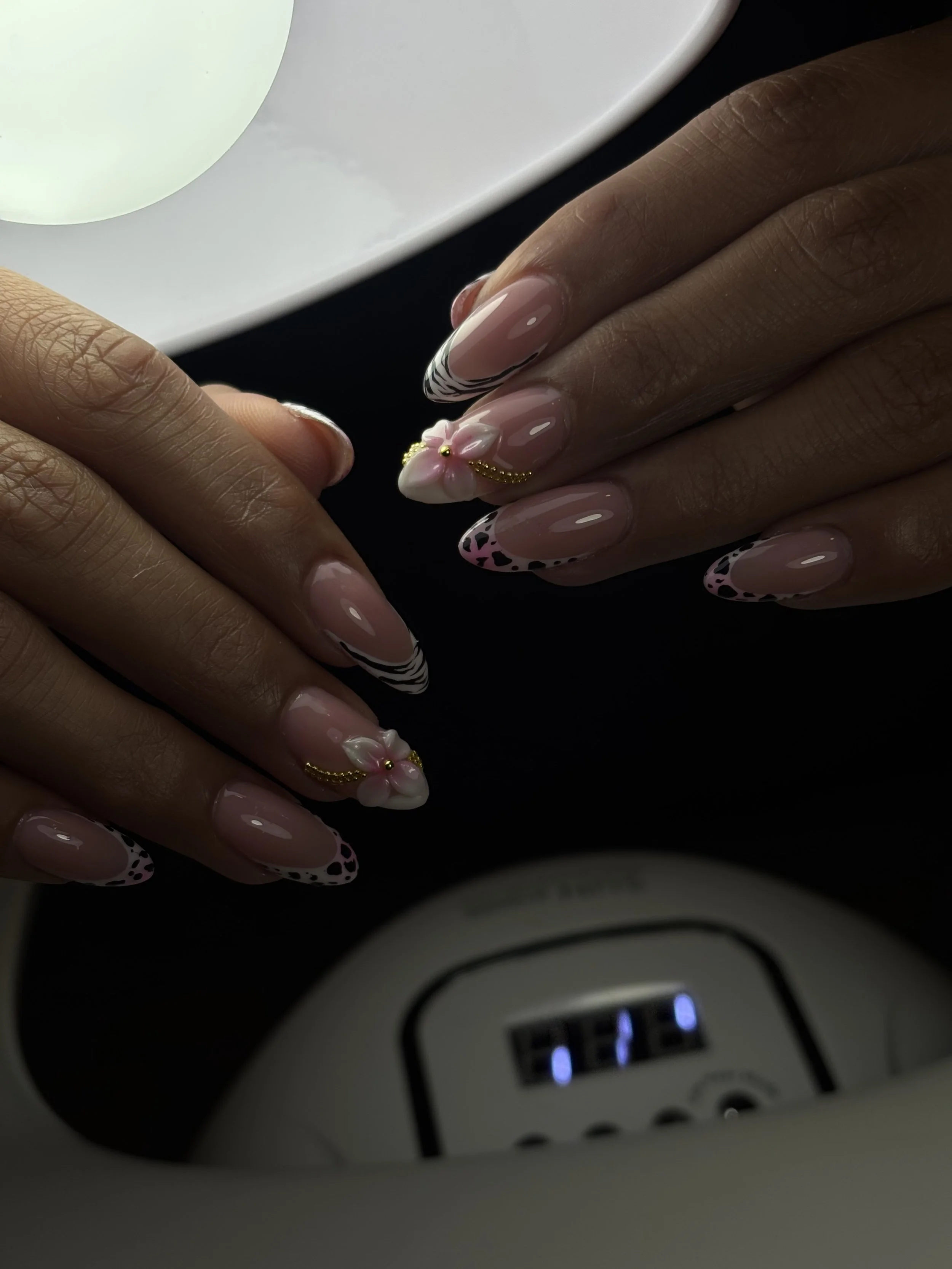 Profesionalización en Aplicación de Uñas Artificiales