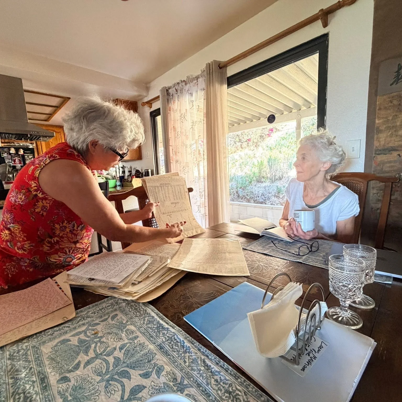In Escondido, @lelyhayslip Hayslip is showing @amy_m_le , publisher @quillhawkpublishing, and me her most amazing #starchart that has guided her in every step of her journey as a writer and humanitarian and now the launch of #TheBamboocanbendbutnotbr