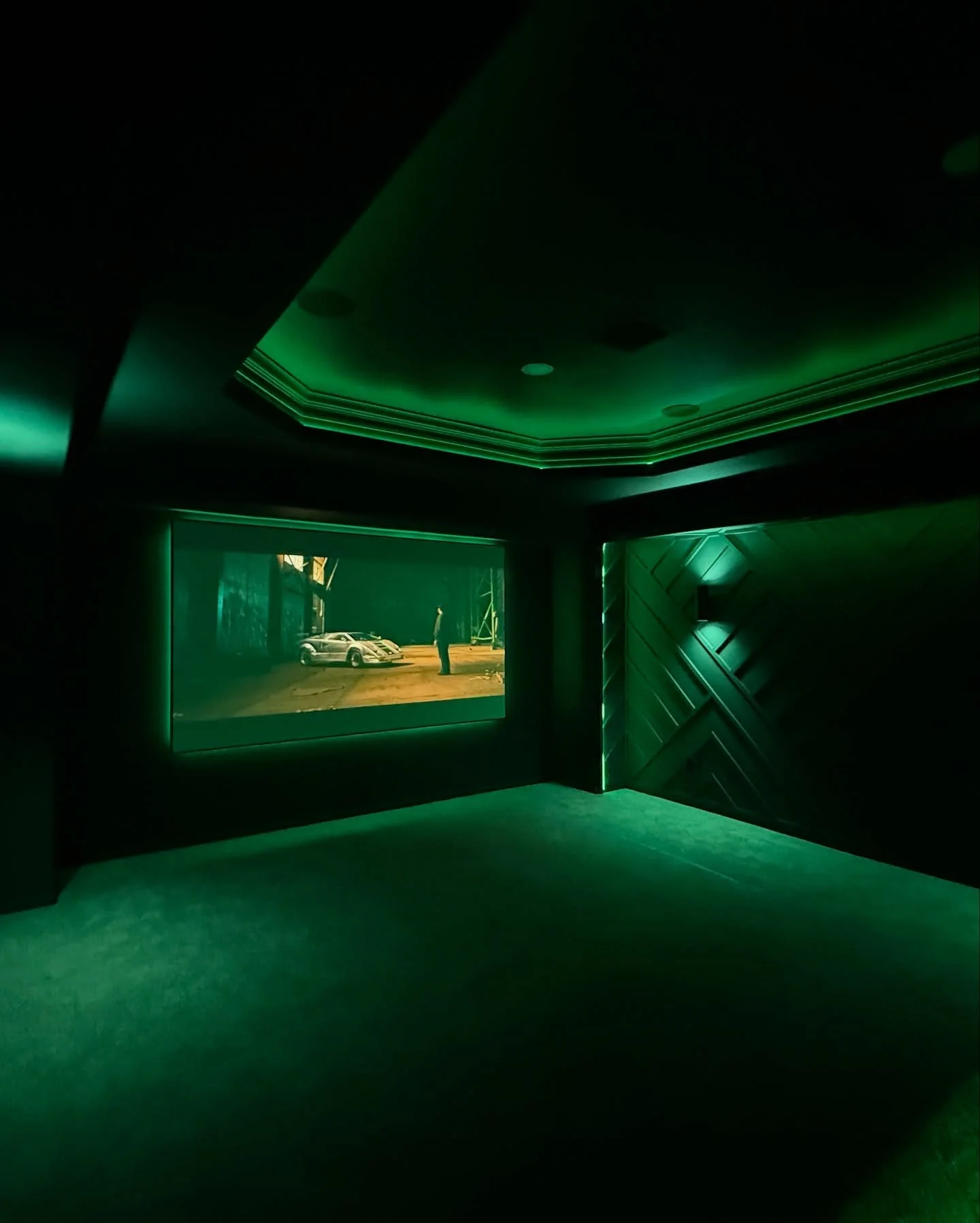 Feature Friday!

CTS had fun creating this entertaining space in an unused room in the home! 

Let CTS transform an unused room into your home to your favorite room in the house! 

www.ctstheater.com

Sales - 832-876-0235

#customtheatersolutions #me