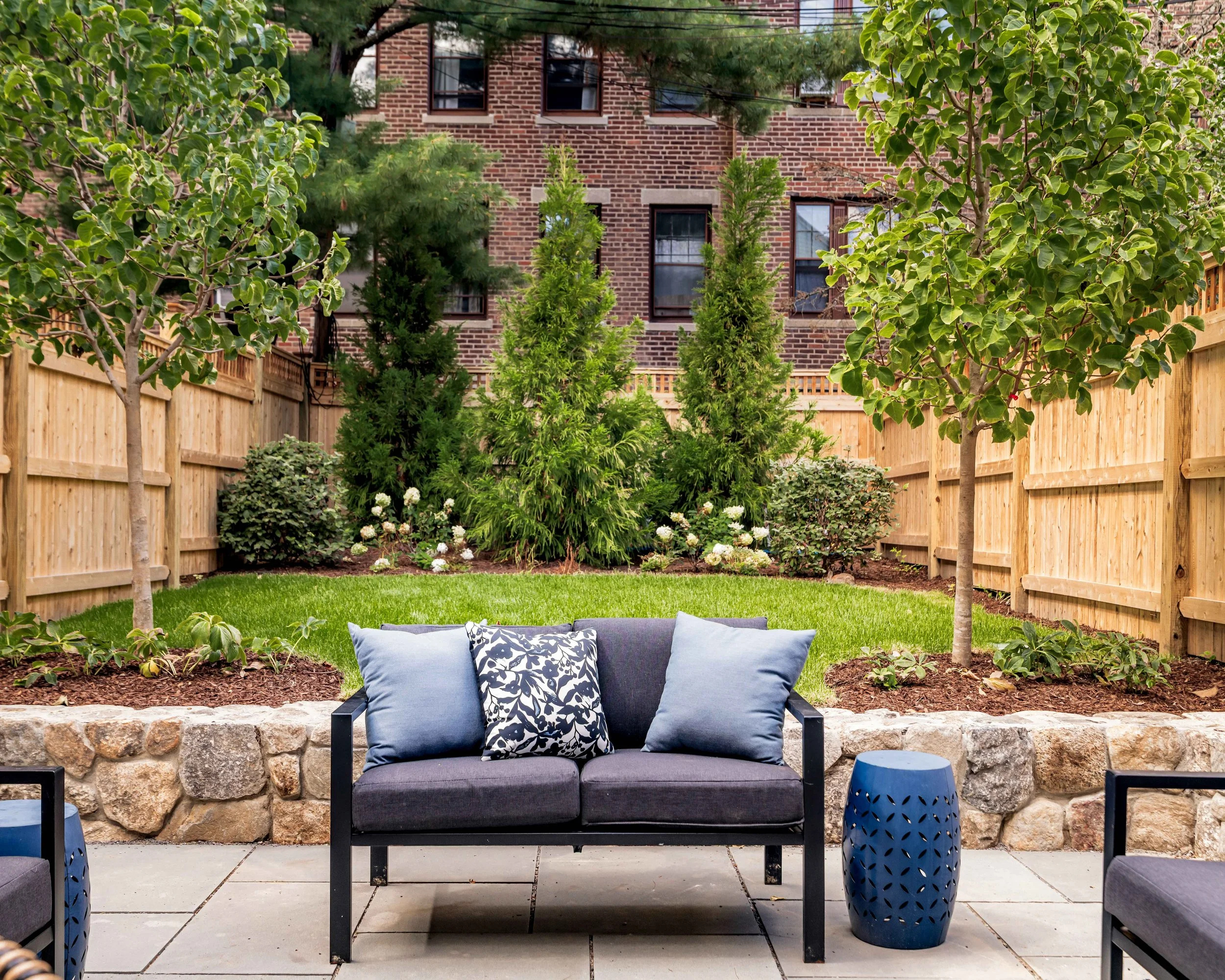 Patio Yard-06469.jpg