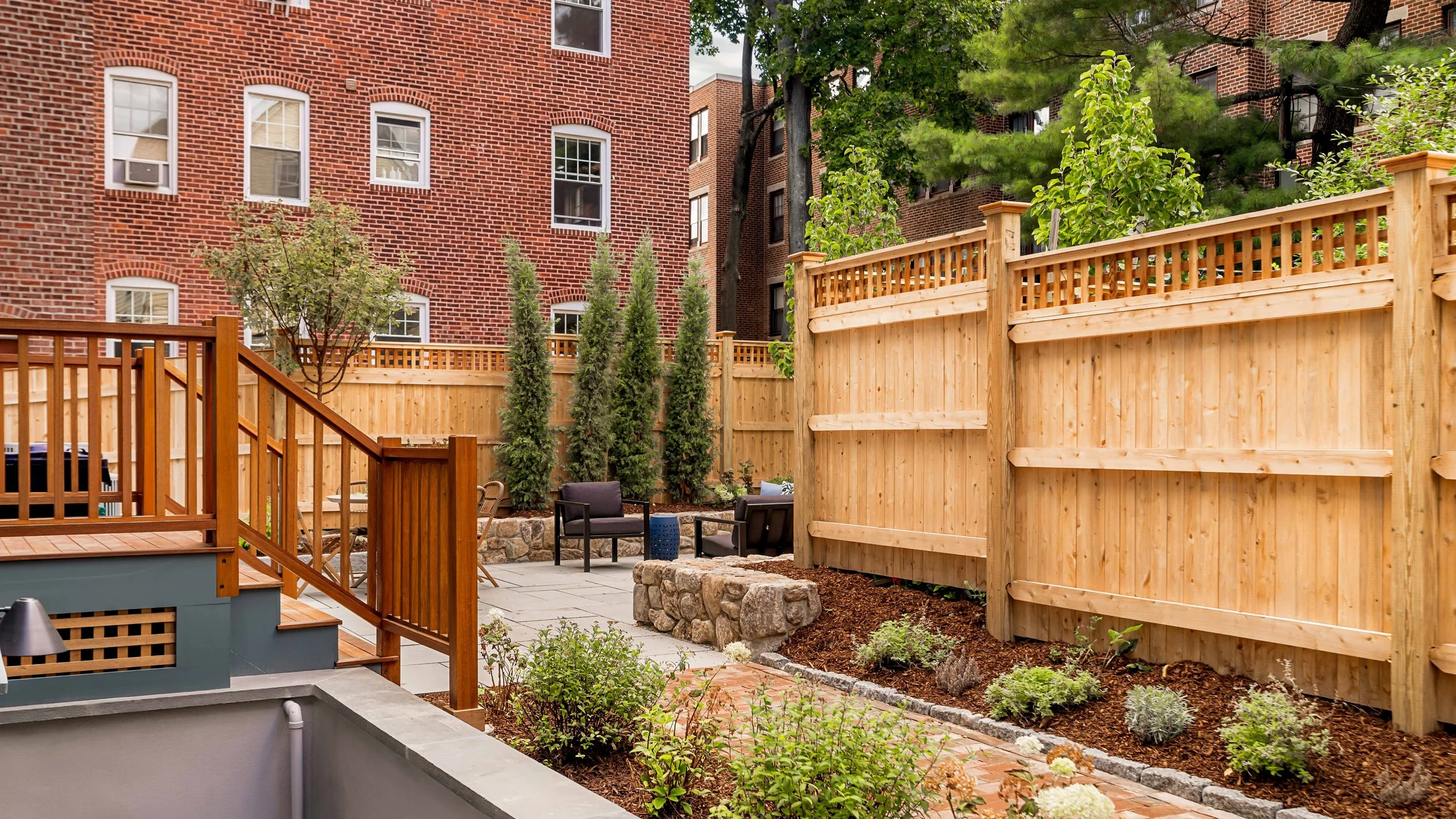 Patio Yard-06499.jpg