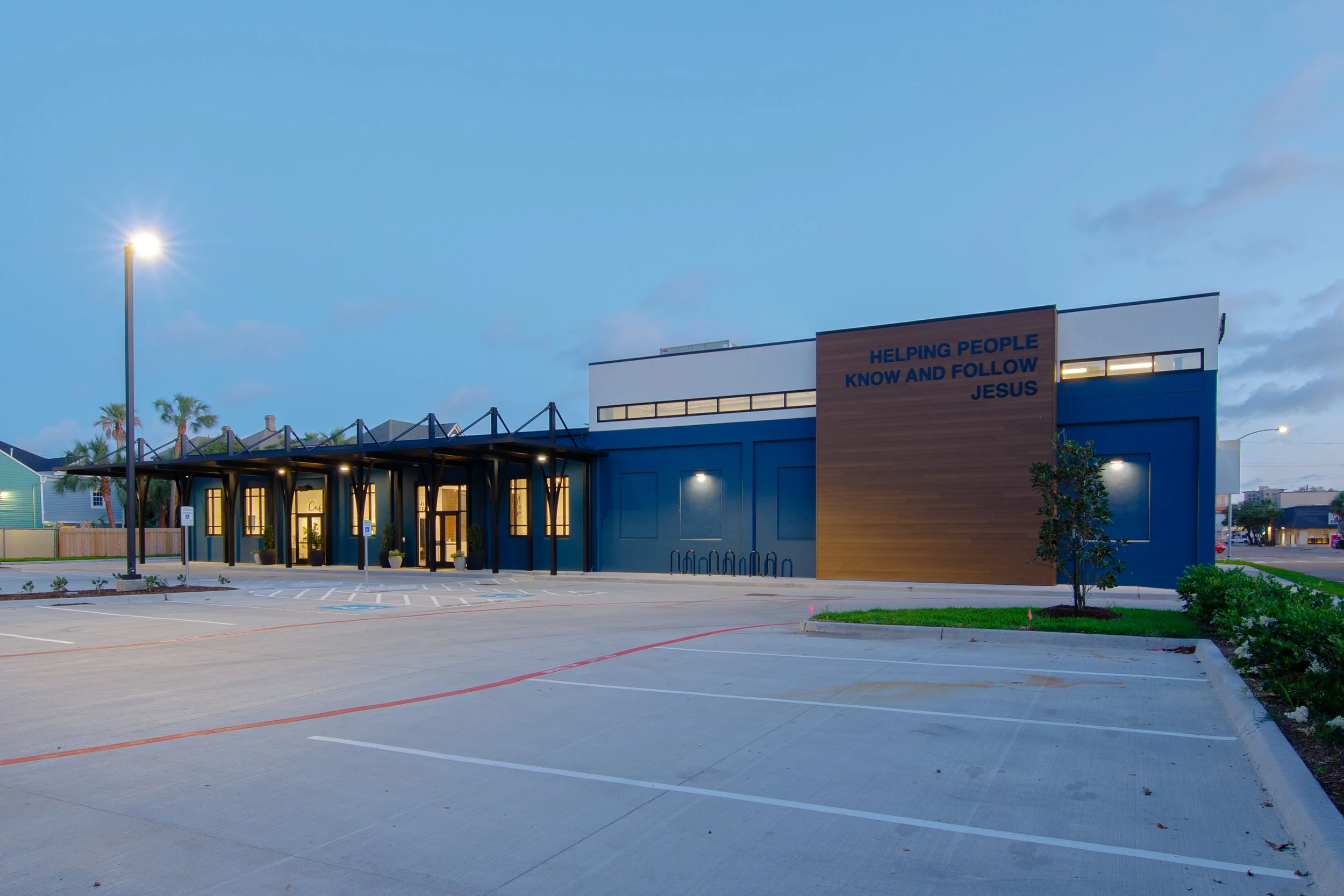 Coastal_Exterior_Side_Front_002.jpg