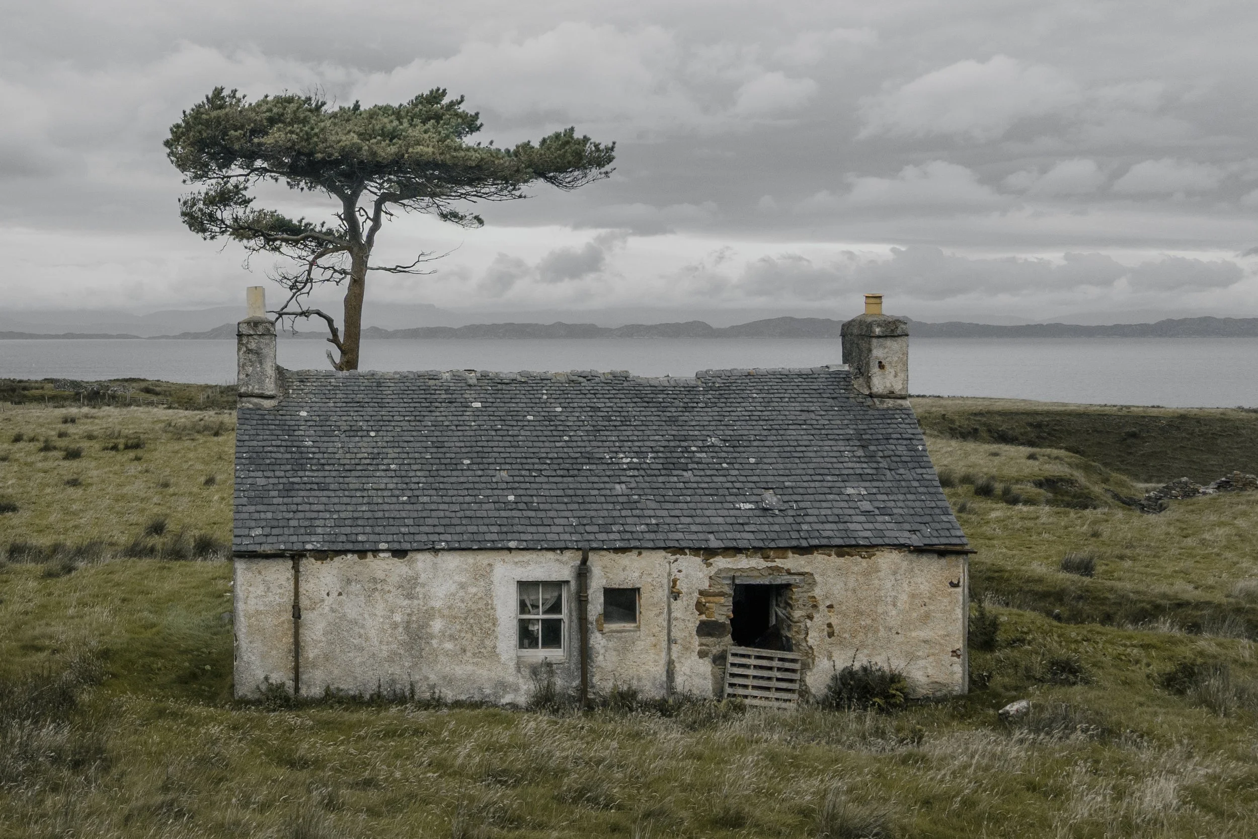 Abandoned cottage bothy in Scotland Highlands 