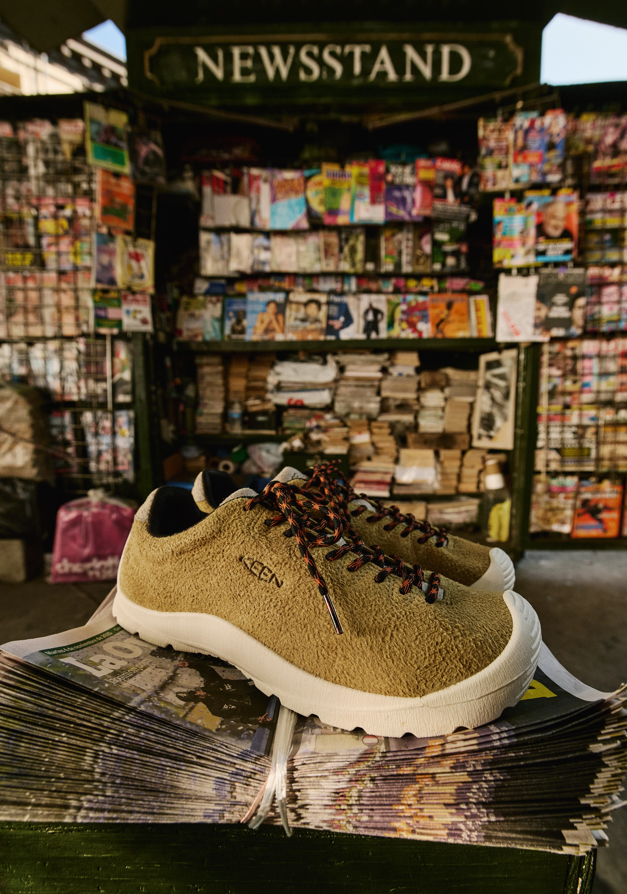SS26_US_KEENMade_LA_1033156_Lifestyle_1128.png