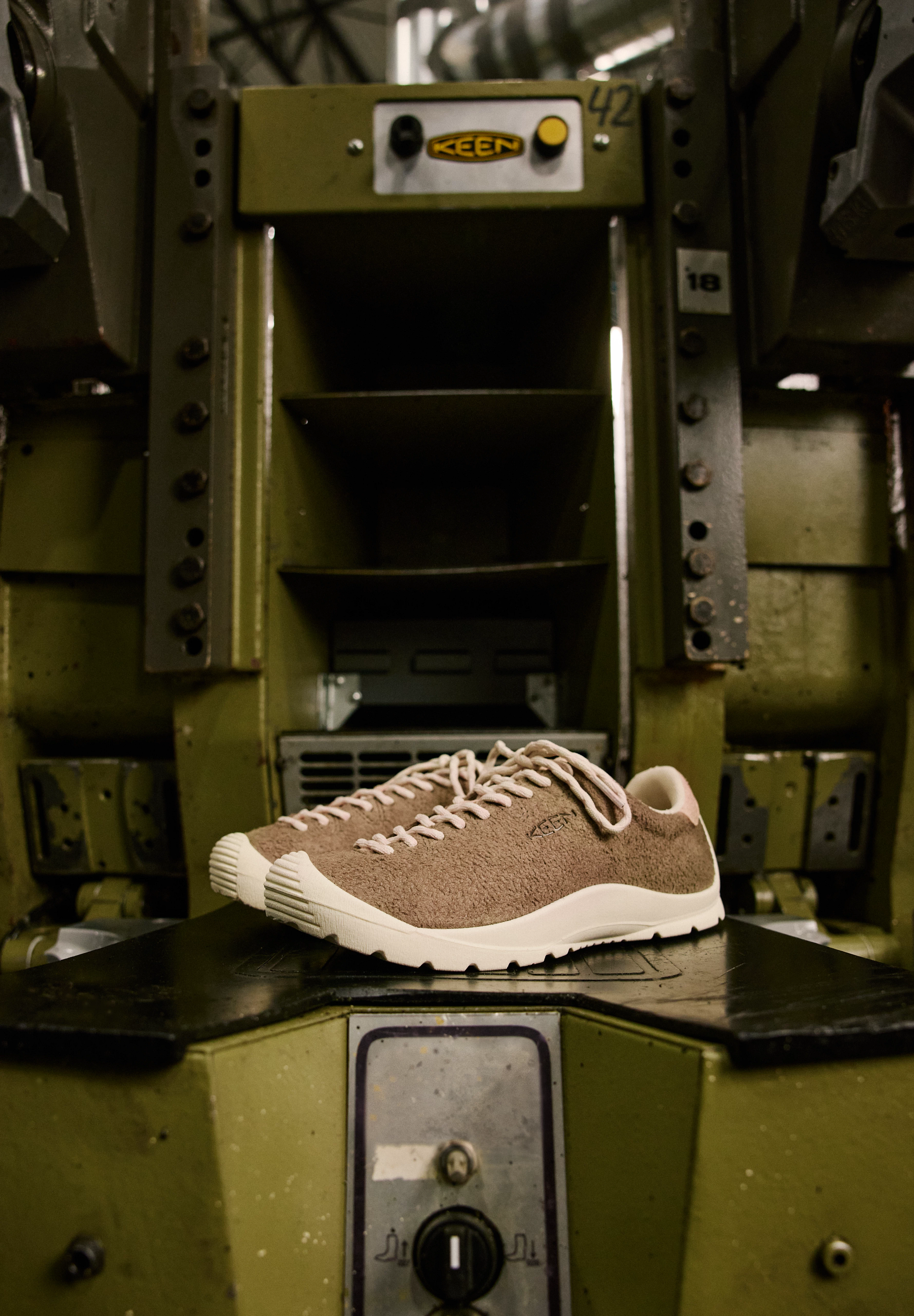 SS26_US_KEENMade_Factory_1033157_0397.png