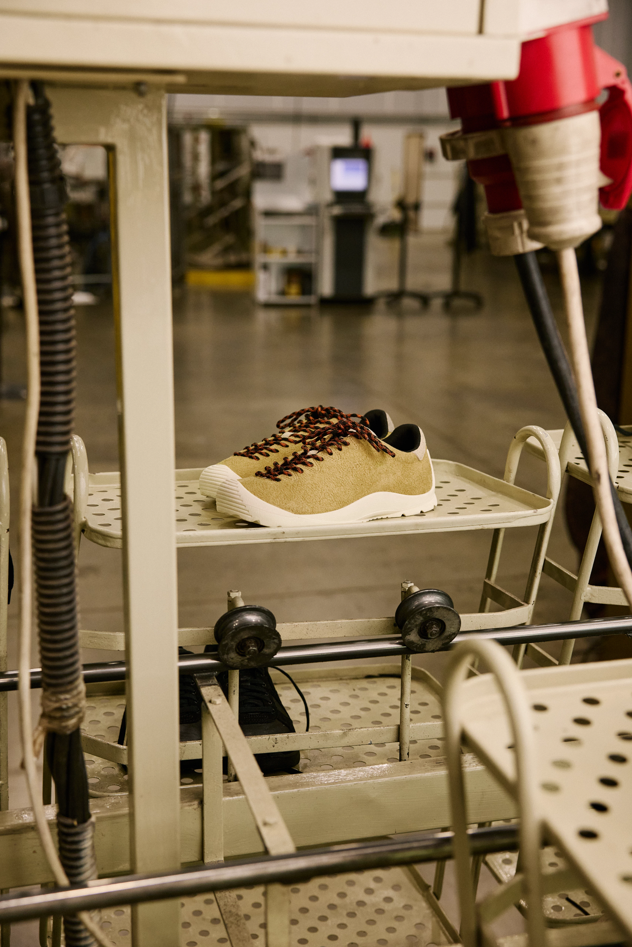SS26_US_KEENMade_Factory_1033156_1327.png