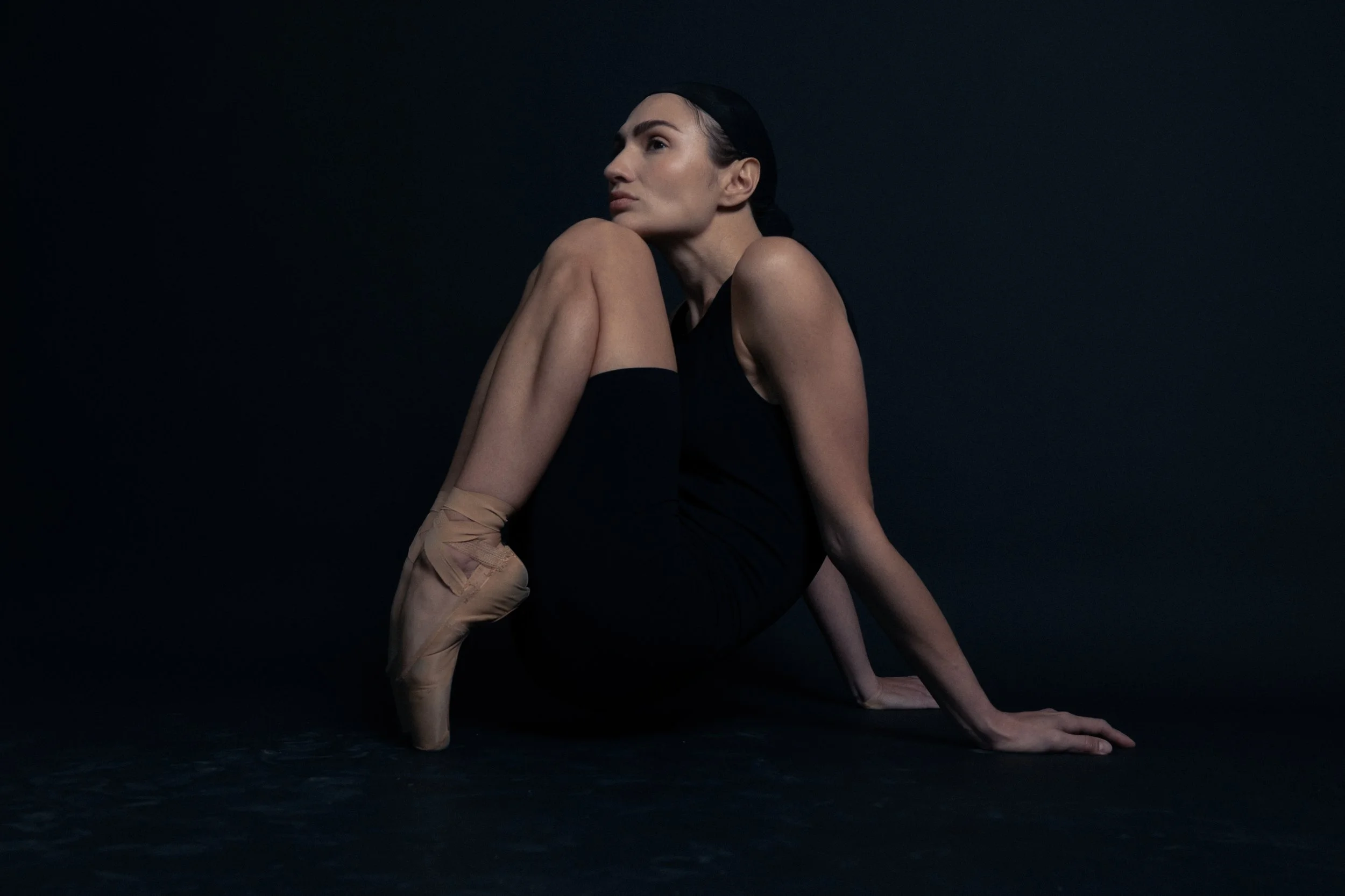 Personal branding portrait session, natural light. Studio in Eindhoven.