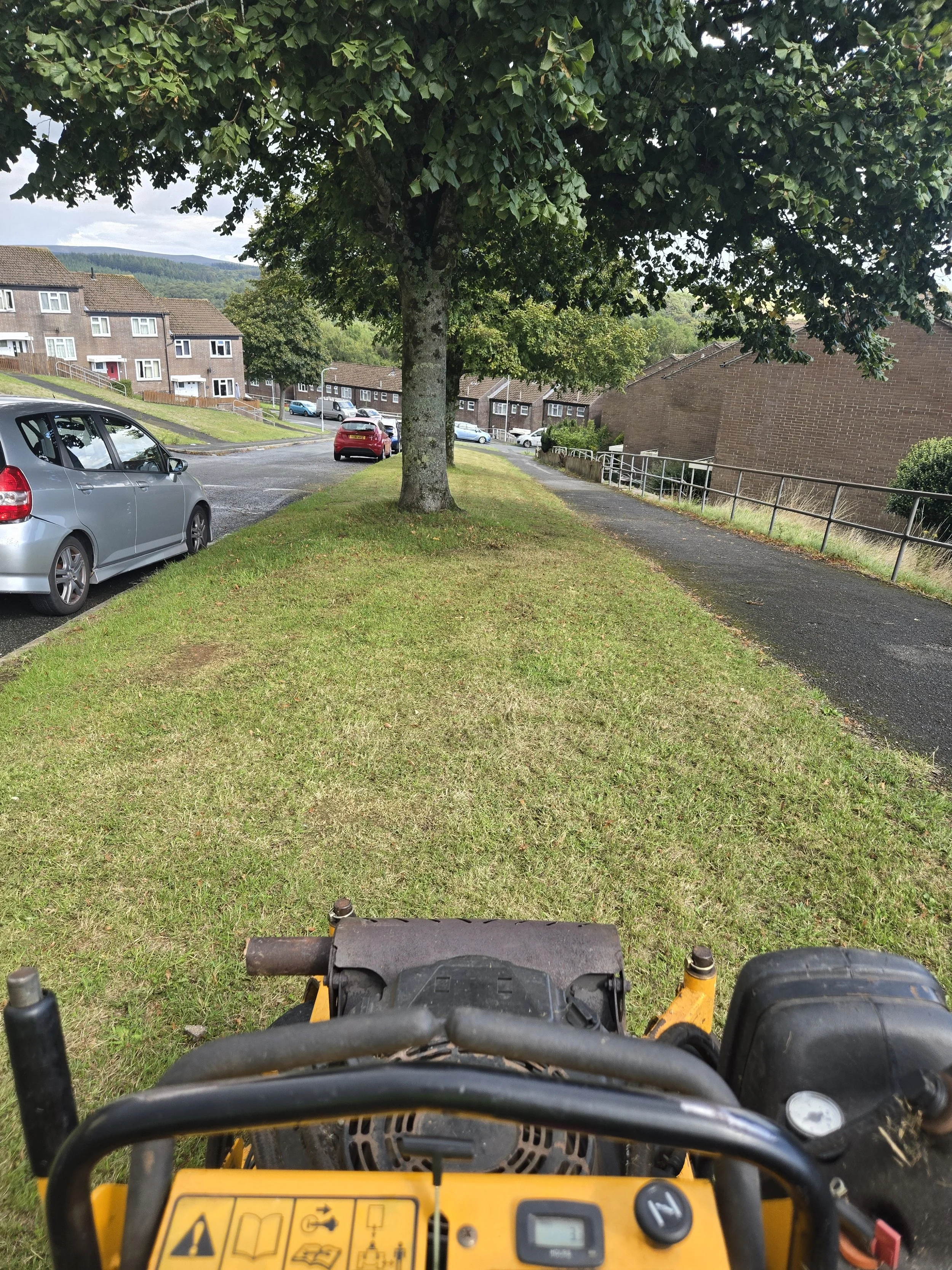 commercial grounds maintenance