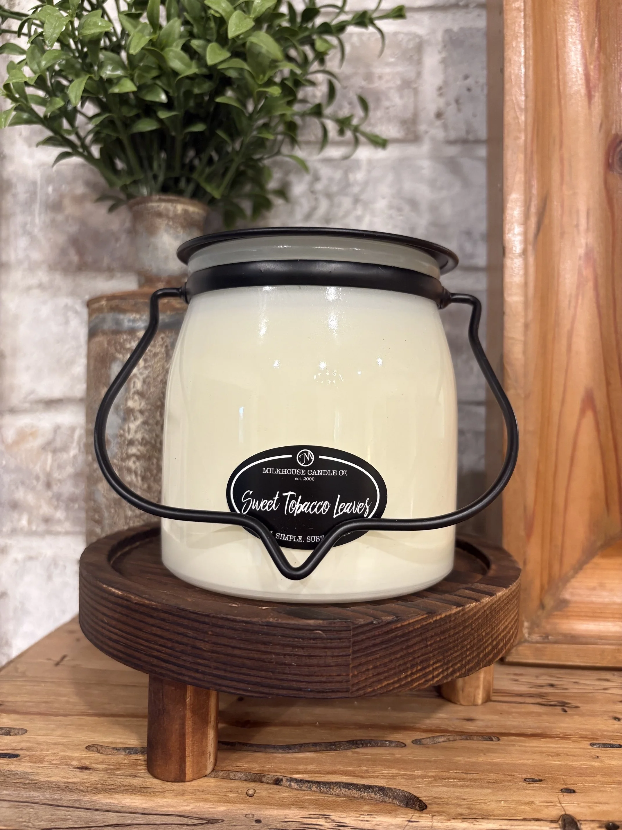 Sweet Tobacco Leaves Soy Candle