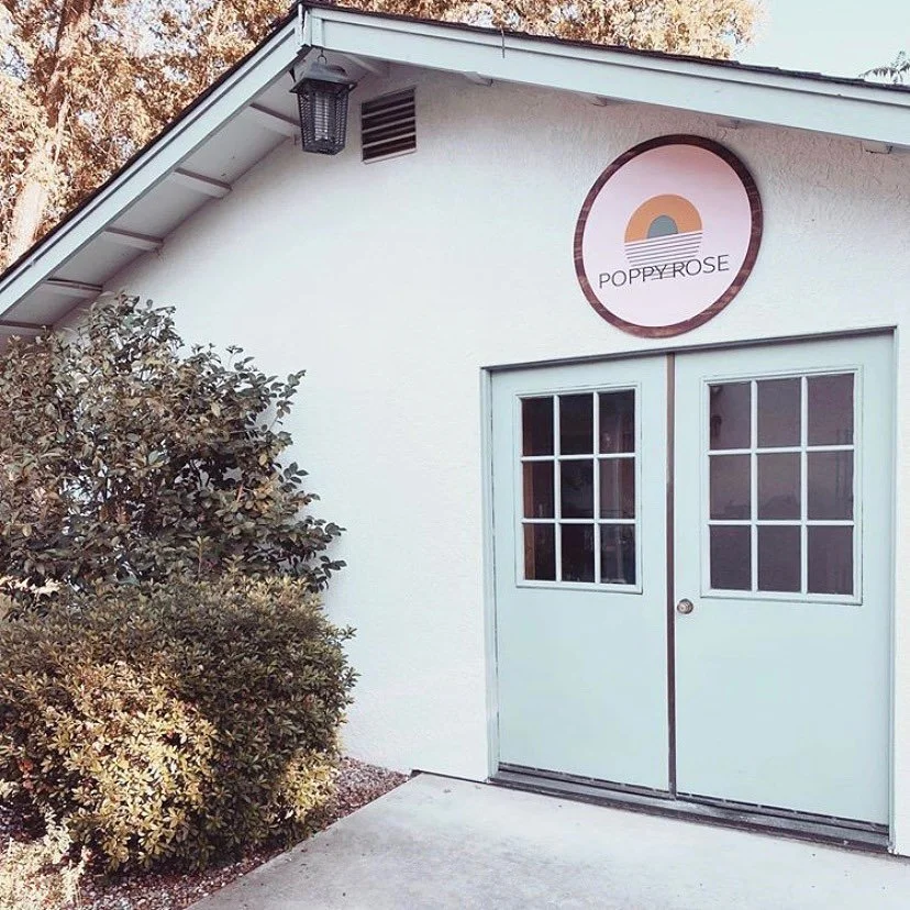 We love working with local businesses like @poppyrosecandle . They&rsquo;re an amazing company with tons of great candles. Go check out their page and get yourself a candle!

#madeinchico #candles #buisnesslogo #wallart #chicocalifornia #madelocal #c