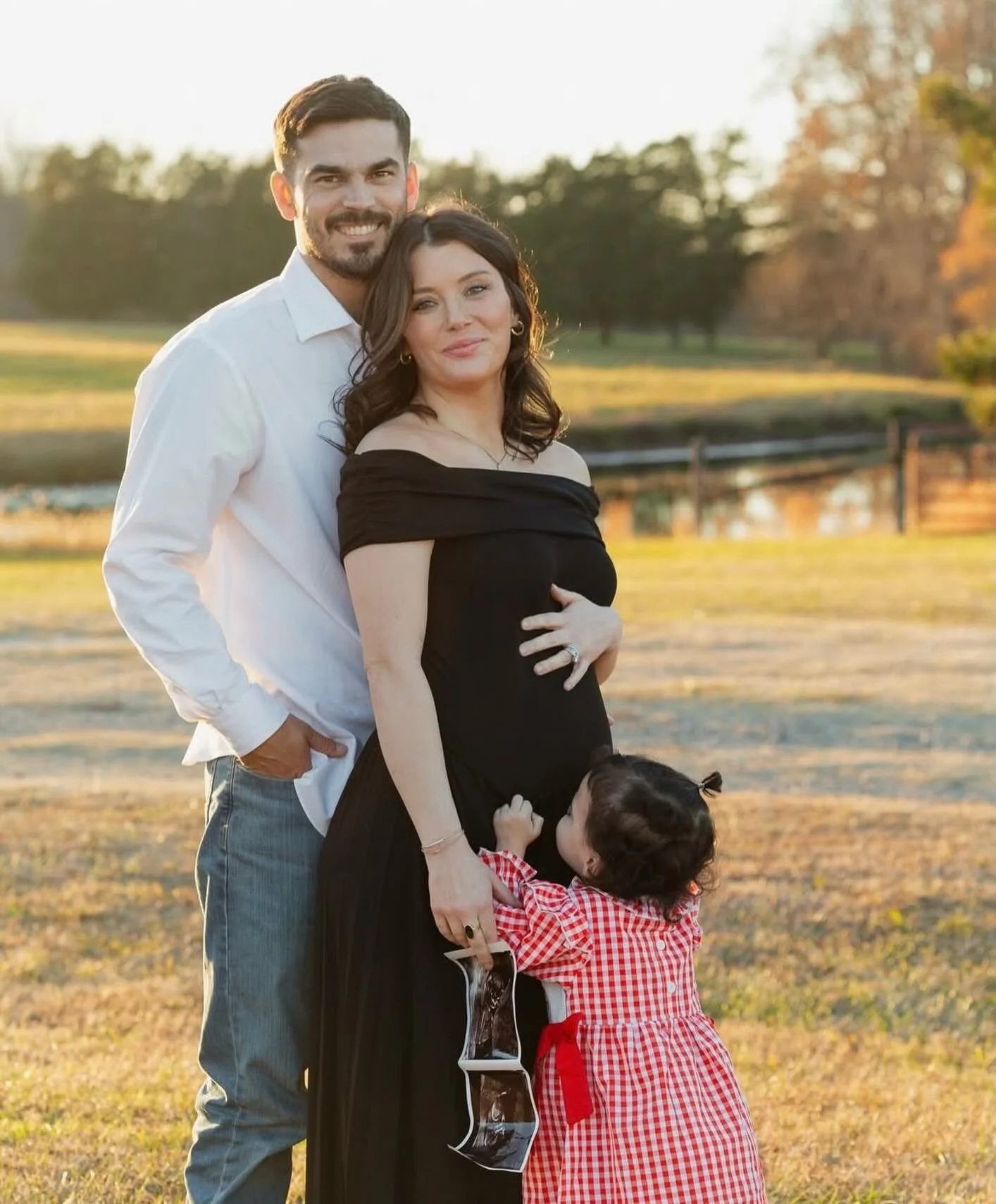 Hi, I&rsquo;m Kayla. 🤍

I&rsquo;m a wife, mama of two, and a certified health coach through the Institute for Integrative Nutrition.

For the past five years, I&rsquo;ve worked in the wellness space helping support women through nutrition, metabolic