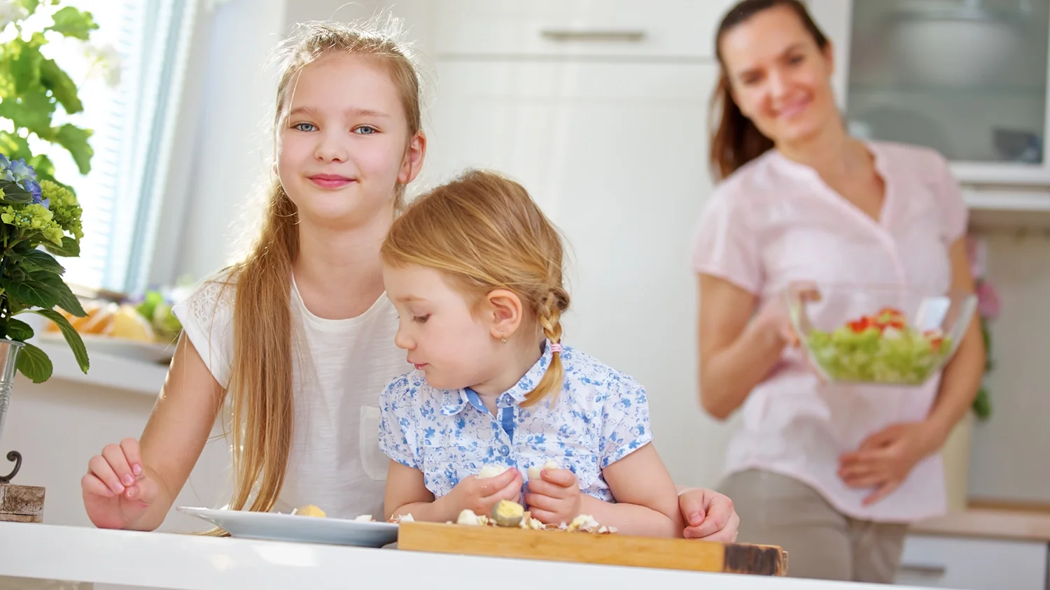 What Is a ROTA Nanny? Understanding Rotational Childcare for Busy Family Schedules