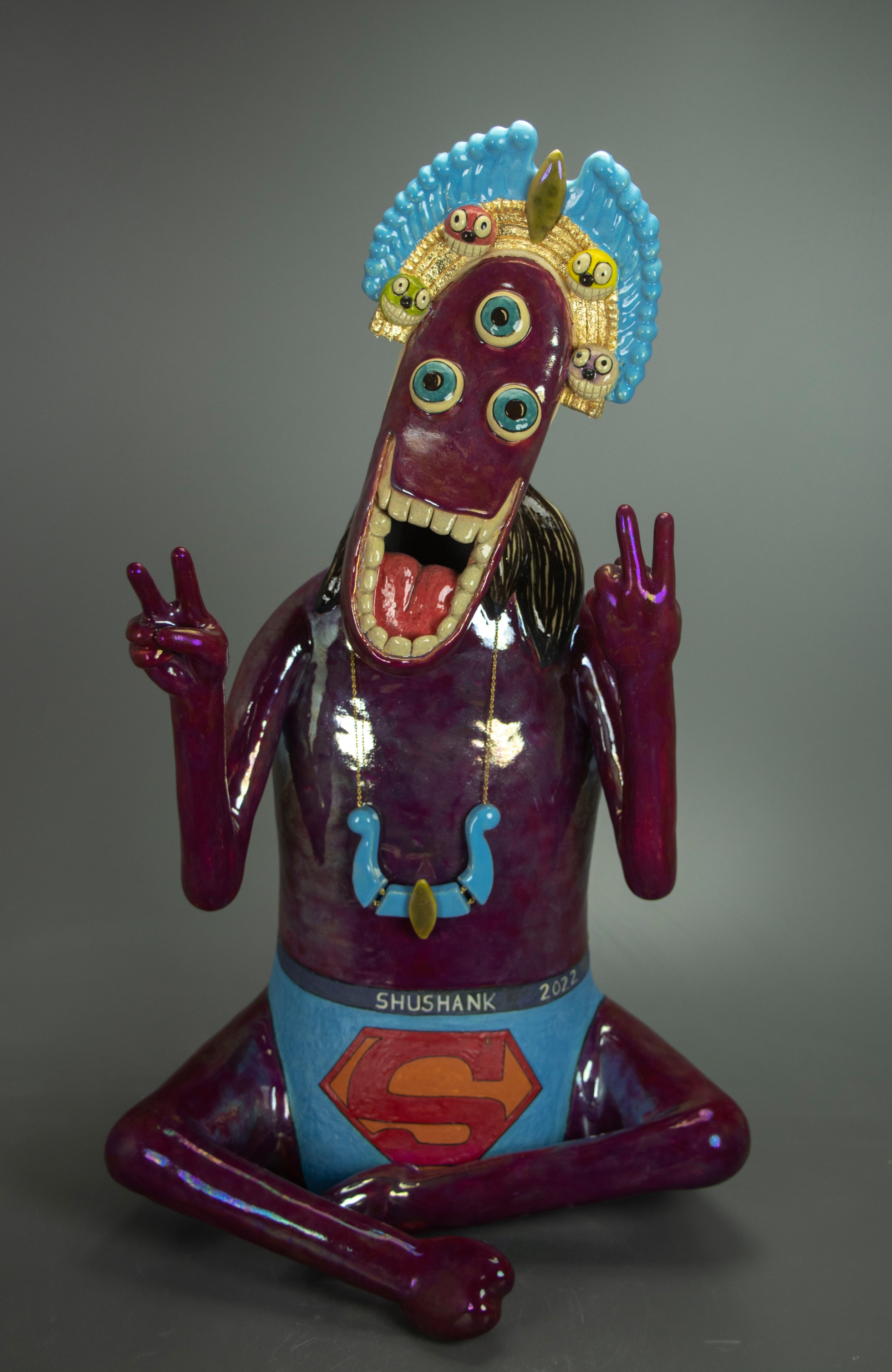 The one who controls the underpants controls the universe I Ceramic, metal chain, gold leaf I 72 x 51 x 48 cm I 2022