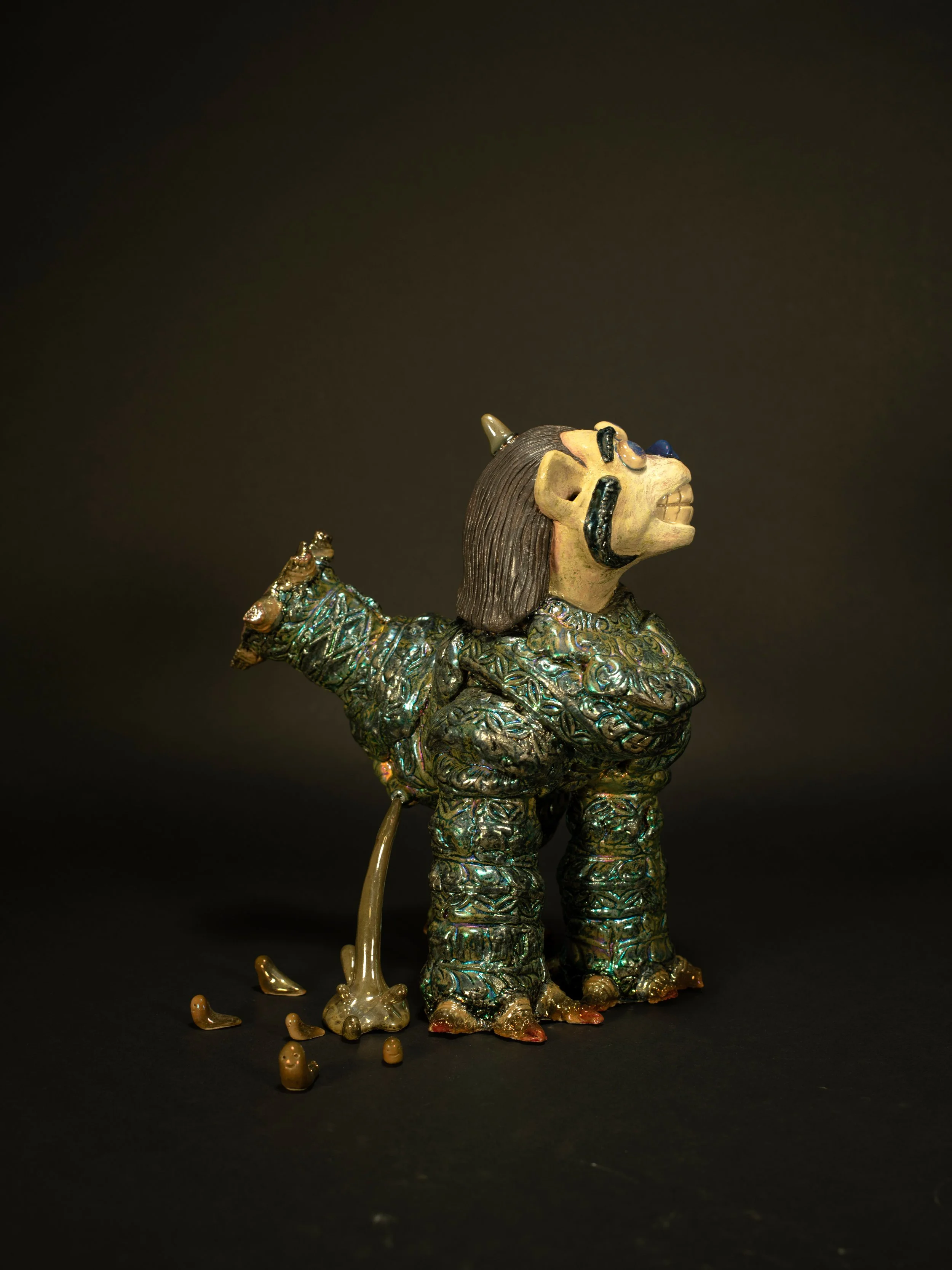 Sweet Relief (pee-pee) I Ceramic, Underglaze, In-glaze lustre I 30 x 17 x 28cm I 2023 