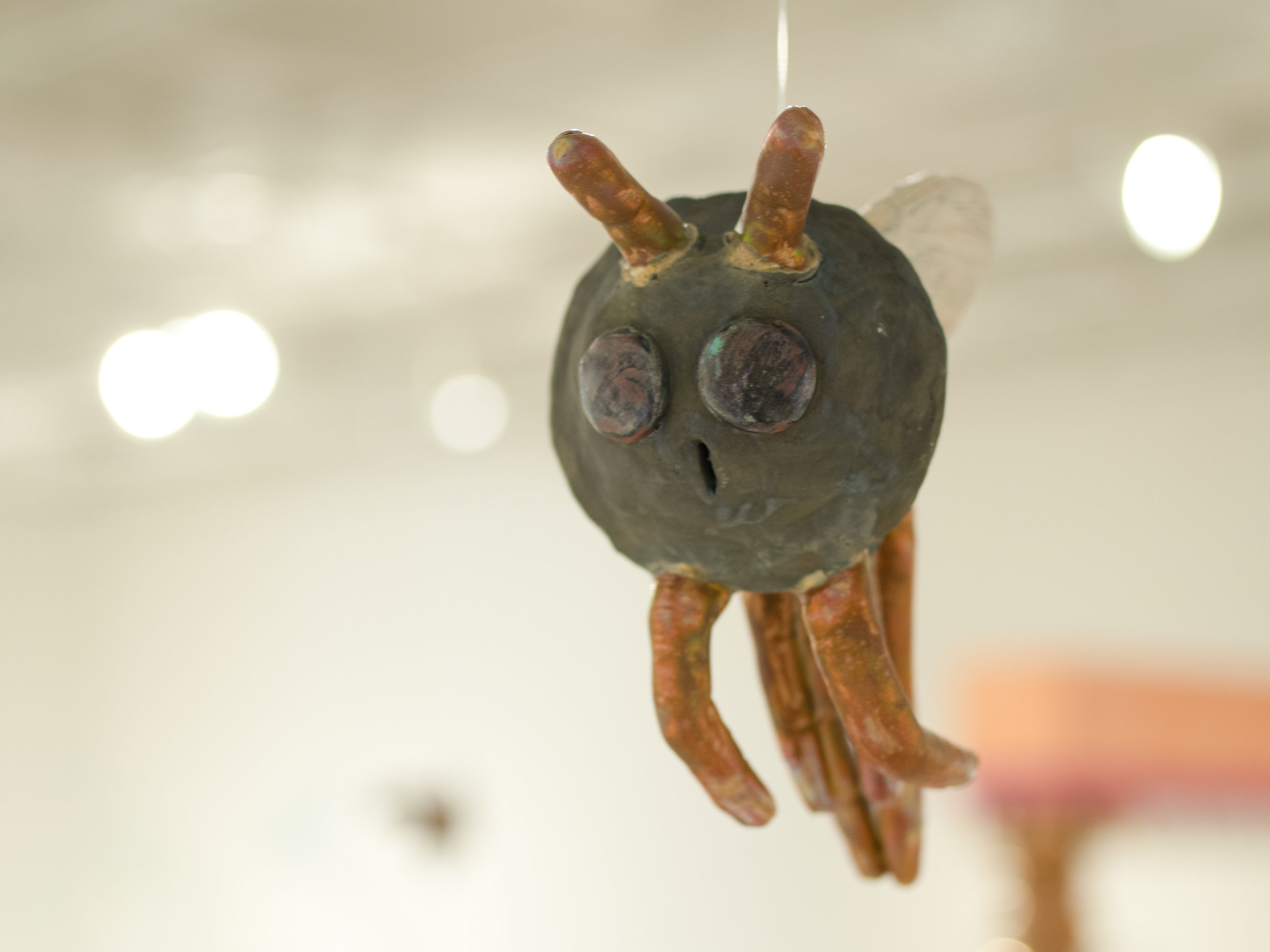 Bug I Ceramic, In-glaze lustre I 25 x 15 x 20 cm I 2023
