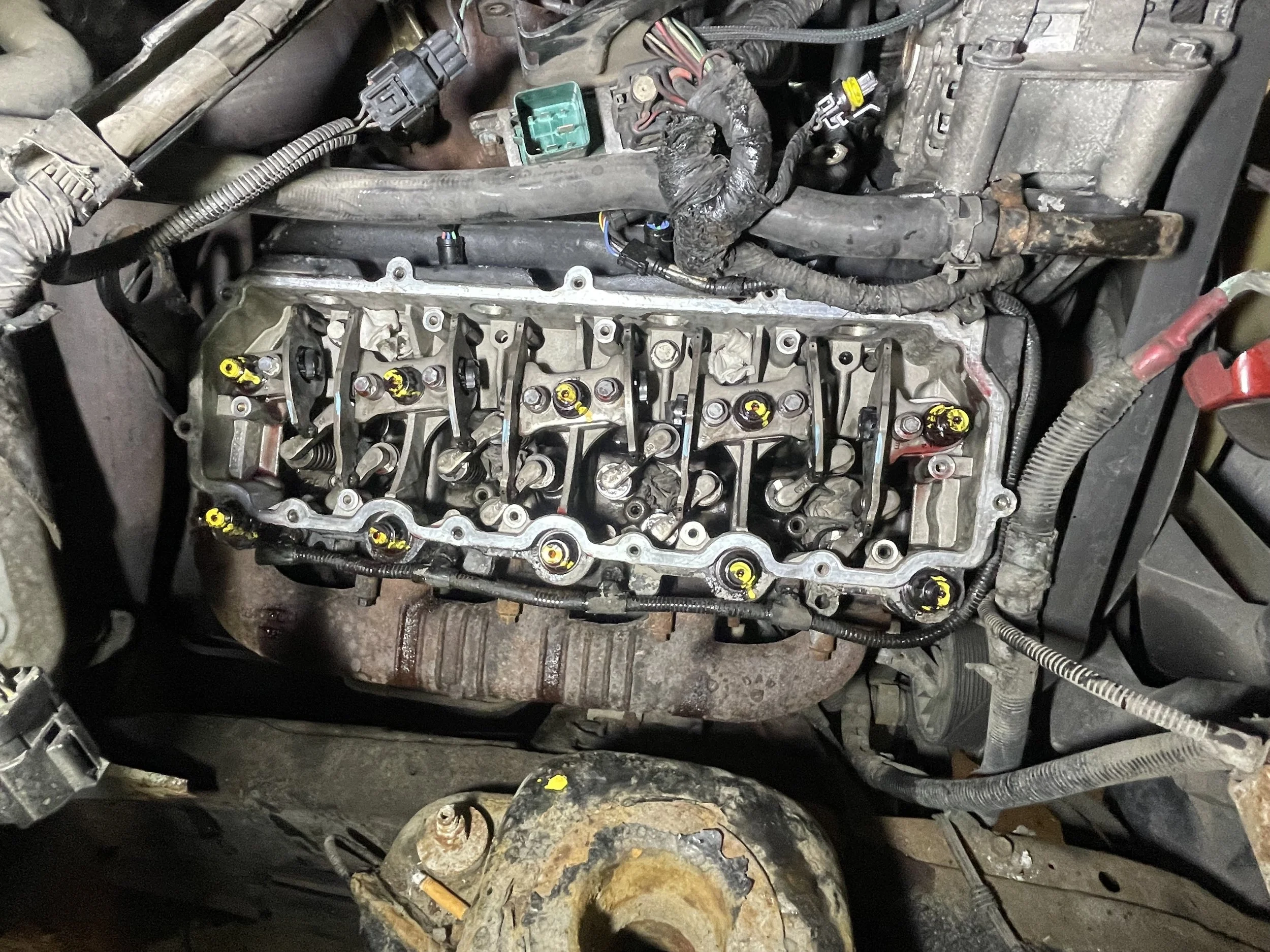 Cylinder head gasket replacement and headstuds - 6.0L POWERSTROKE